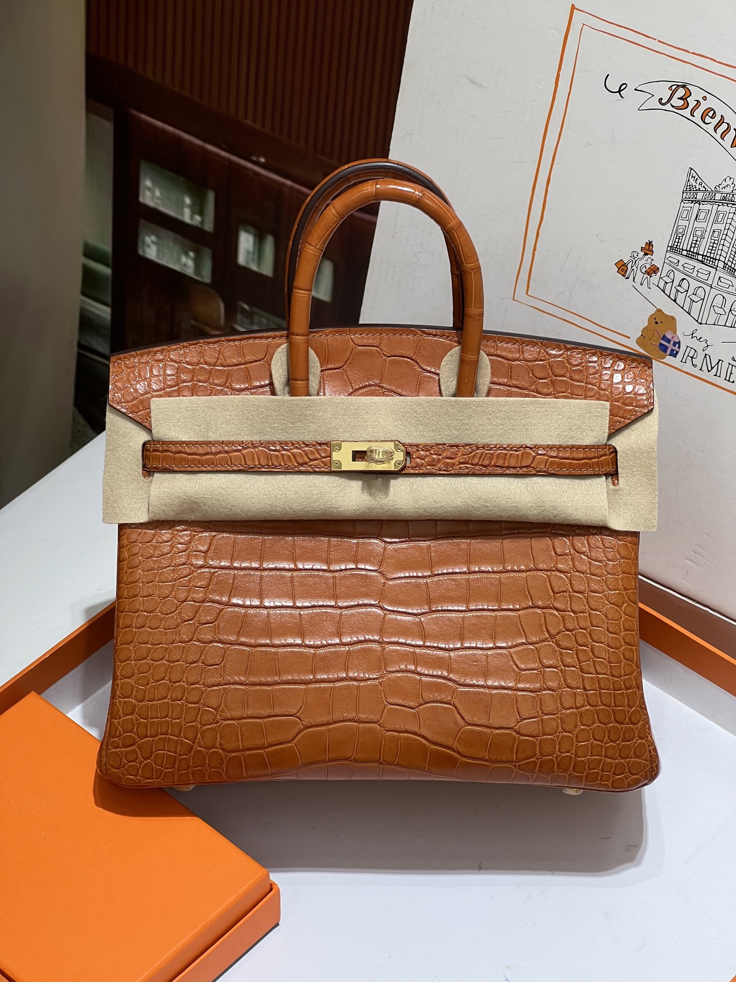 NO:700747,Platinum 25CM. Golden brown, gold buckle, Hc imported American crocodile, pure water dyed leather, real stock, newly released, version Z, top hand sewing craftsmanship, Hermes, hermes, Hermes,19860909铂金25CM. 金棕色 金扣 Hc进口美洲鳄 纯水染皮料 实拍现货 新出 对版Z 顶级手缝工艺,爱马仕,hermes,Hermes,,Bag