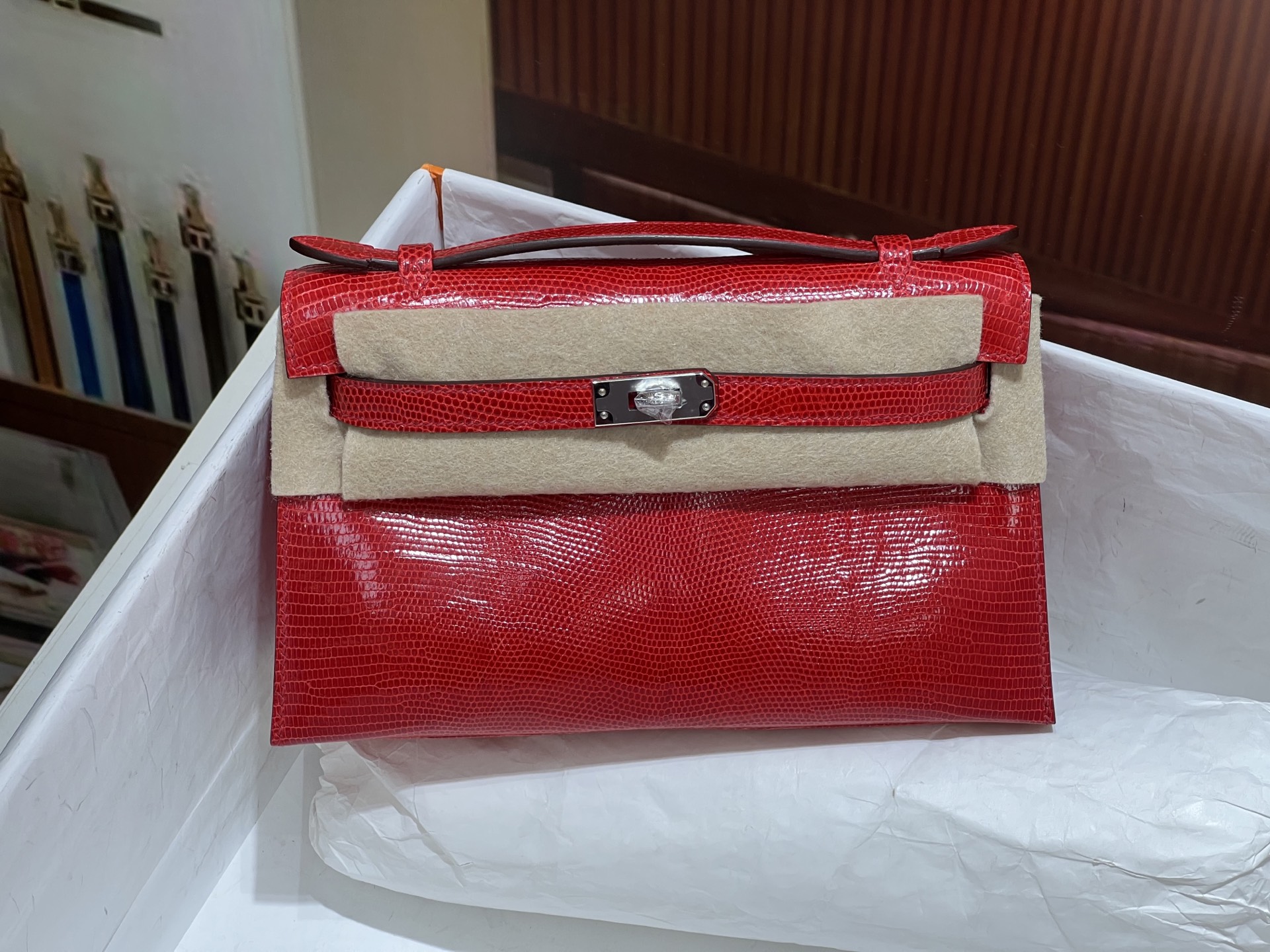 NO:699956,Kaili Generation 22CM full set of hand-made nails hc imported lizard skin real shot gold buckle 5 pieces of skin to make a bag texture and leather surface are super beautiful top hand sewing craftsmanship, Hermes, Hermes, Hermes,19860909凯丽一代22CM 全套手工钉 hc进口蜥蜴皮 实拍金扣 5张皮 做一个包 纹理和皮面都超级漂亮 顶级手缝工艺,爱马仕,hermes,Hermes,,Bag