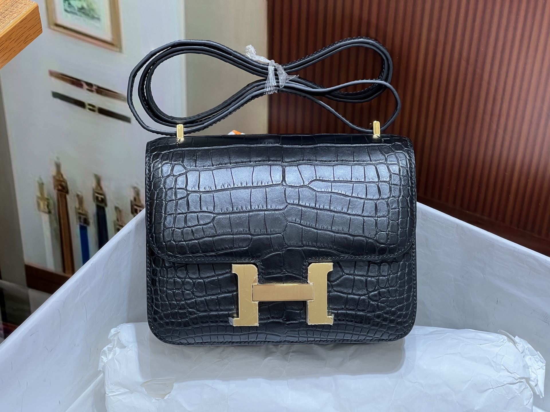 NO:699794,Kangkang 19CM. Black gold buckle, Hc imported American crocodile, matte matte crocodile leather, hand-sewn with top wax thread!  Real shot texture,Hermes,hermes,crocodile skin,Hermes,19860909康康19CM. 黑色金扣 Hc进口美洲鳄,雾面哑光鳄鱼皮,顶级蜡线手工缝制！实拍纹理,爱马仕,hermes,crocodile skin,Hermes,,Bag