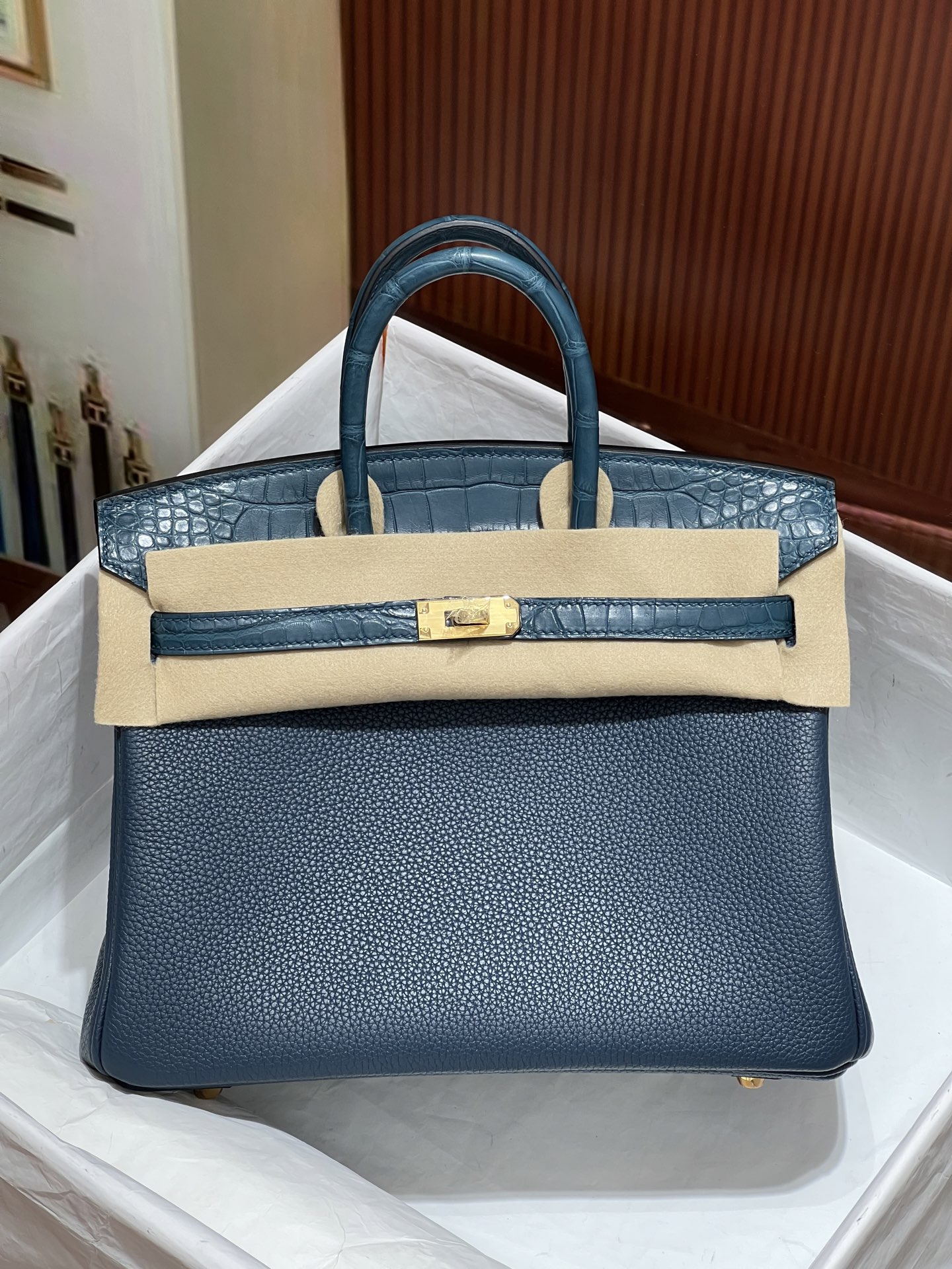 NO:699939,Touch25 Maltese blue American crocodile, full set of handmade nails, imported American crocodile with togo leather, real shot texture, top hand sewing, Hermes, Hermes, Hermes,19860909Touch25 马耳他蓝 美洲鳄 全套手工钉 进口美洲鳄搭配togo皮 实拍纹理 顶级手工缝制,爱马仕,hermes,Hermes,,Bag