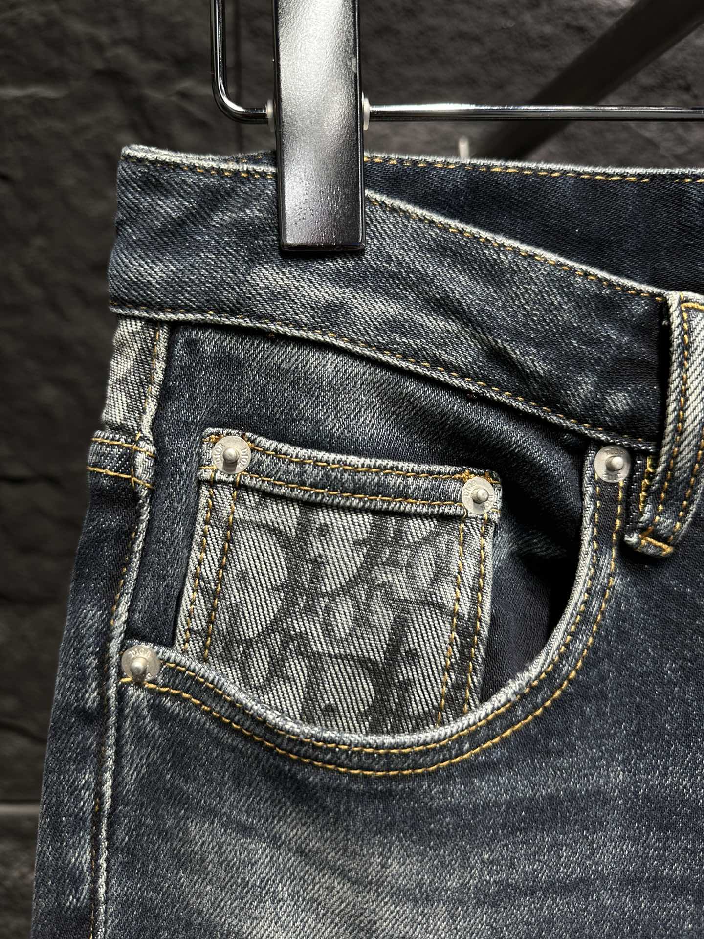 Dior Men's Jeans Blue Vintage Fashionable Slim Fit Denim Pants 5 i1746175887 9133 8