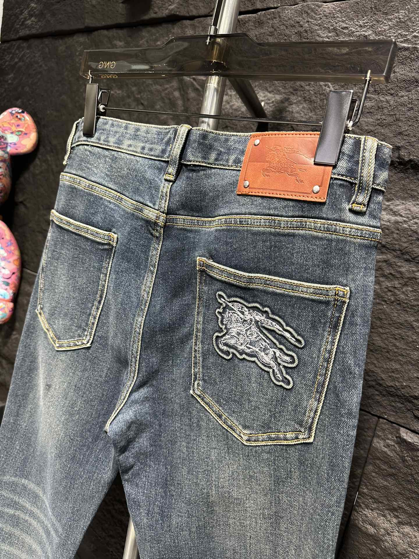 Burberry Men's Blue Wash Denim Jeans with Embroidered Logo Pocket Detail 9 i1746175946 8792 5