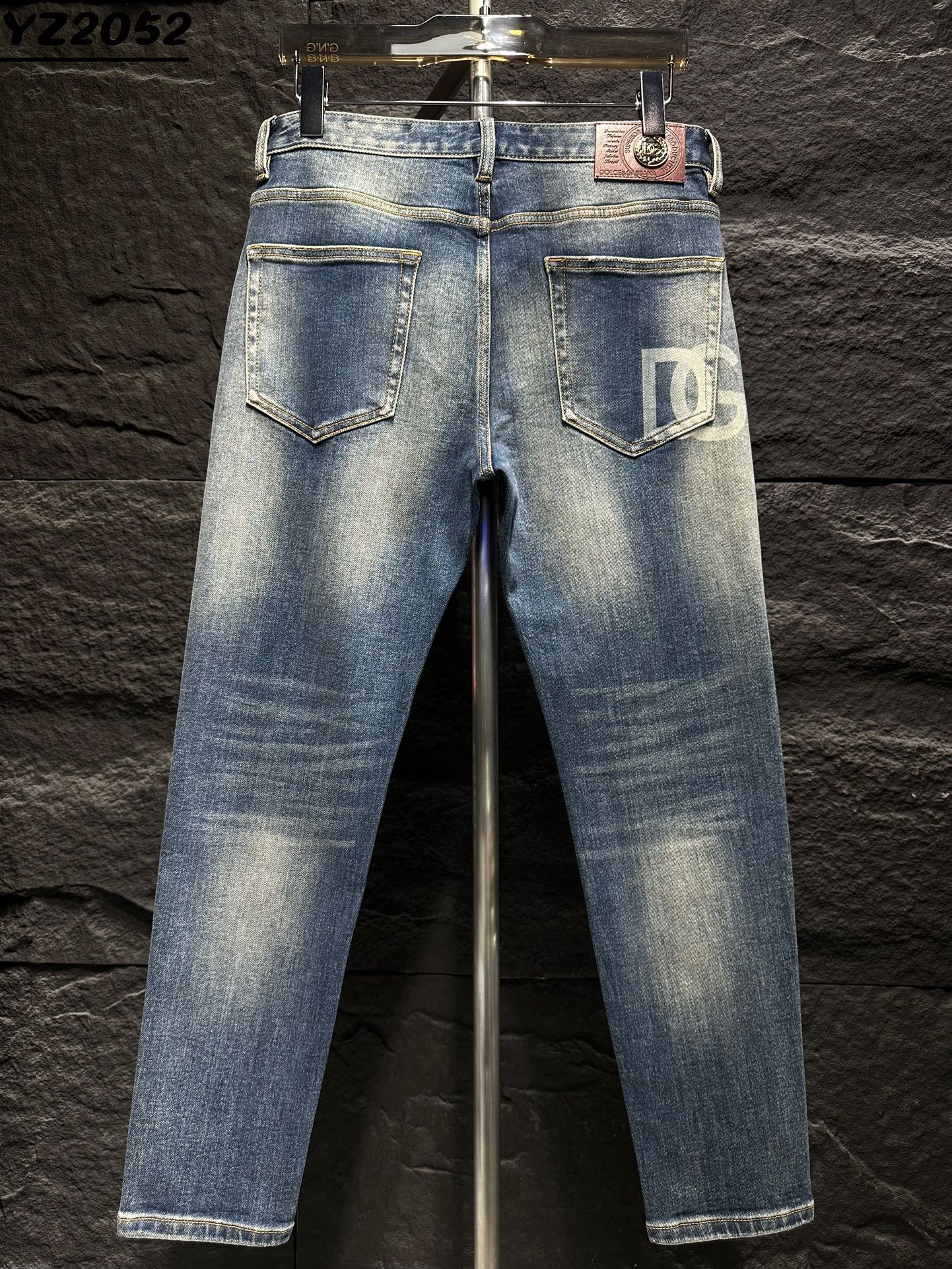 Dolce & Gabbana Jeans 2025 New Style, Denim Jeans for Men, Multiple Sizes Available 1 i1746712743 3843 0