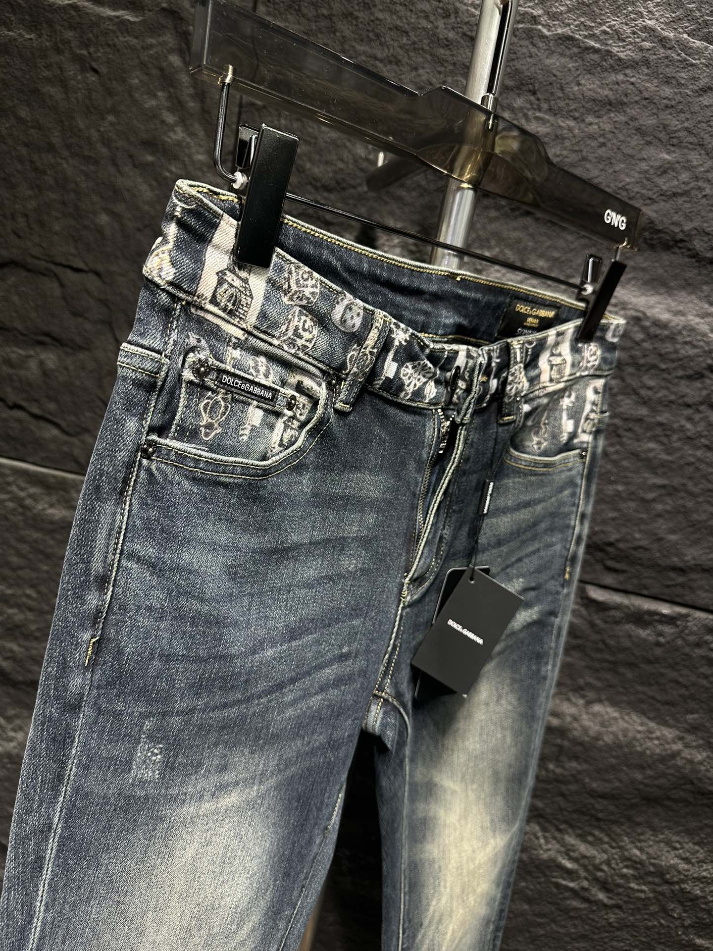Dolce & Gabbana Men's Slim-Fit Jeans with Distressed Wash and Graphic Details 6 i1747044339 8111 2