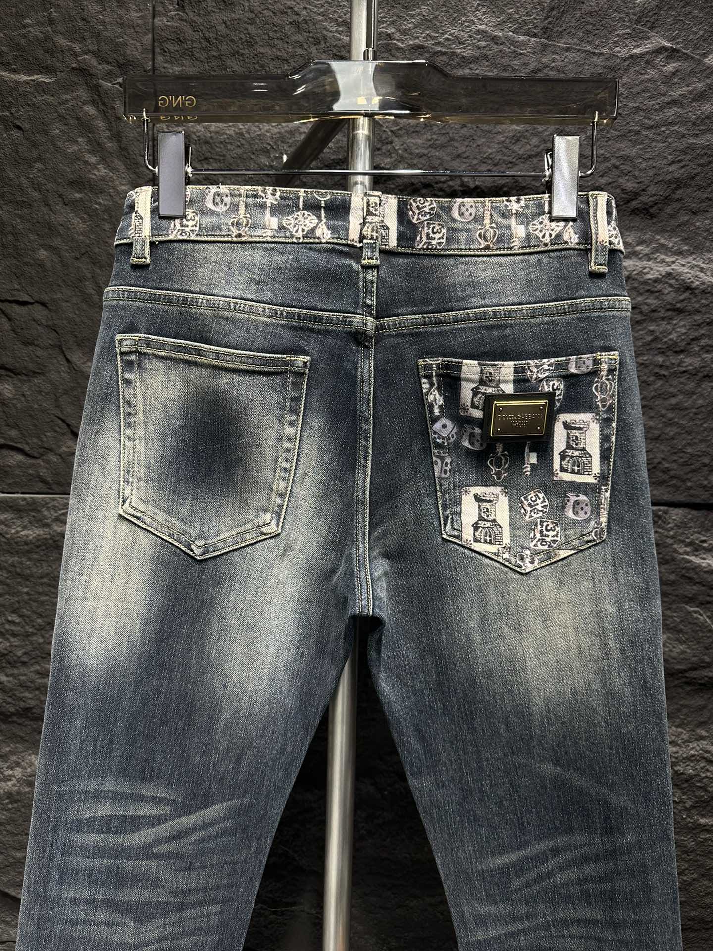 Dolce & Gabbana Men's Slim-Fit Jeans with Distressed Wash and Graphic Details 7 i1747044340 4536 8