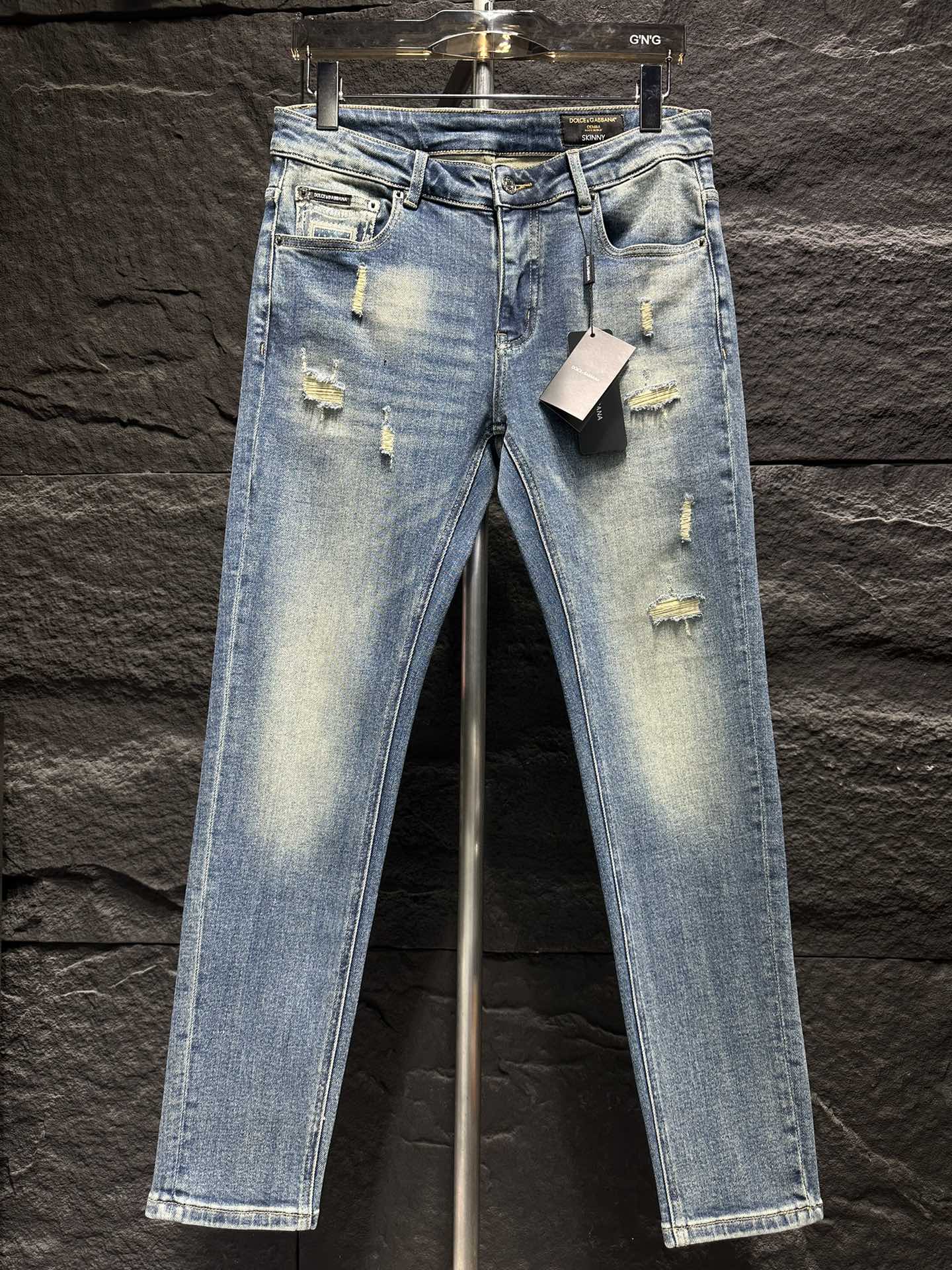 Dolce & Gabbana Jeans - Slim Fit Denim with Logo Detail - Sizes 29-38 3 i1747044407 4722 4