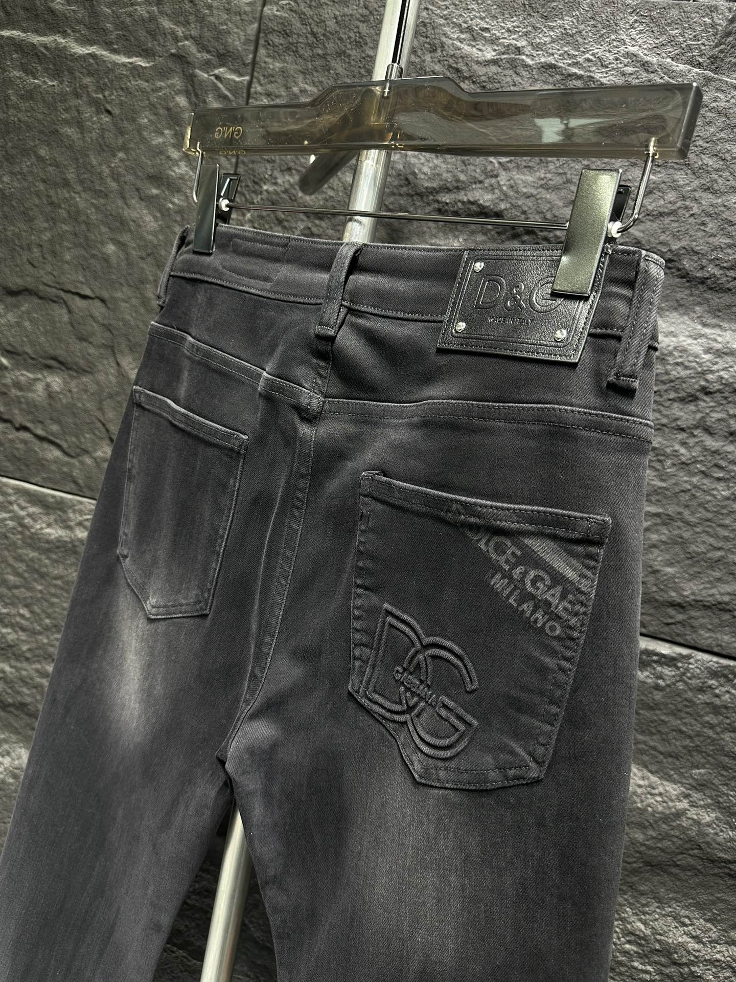 Dolce & Gabbana Men's Slim-Fit Black Wash Jeans with DG Logo 10 i1747547669 3252 5