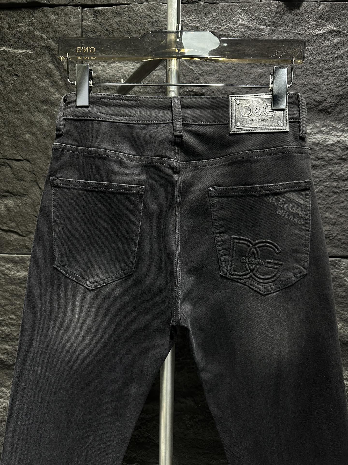Dolce & Gabbana Men's Slim-Fit Black Wash Jeans with DG Logo 8 i1747547669 5209 0