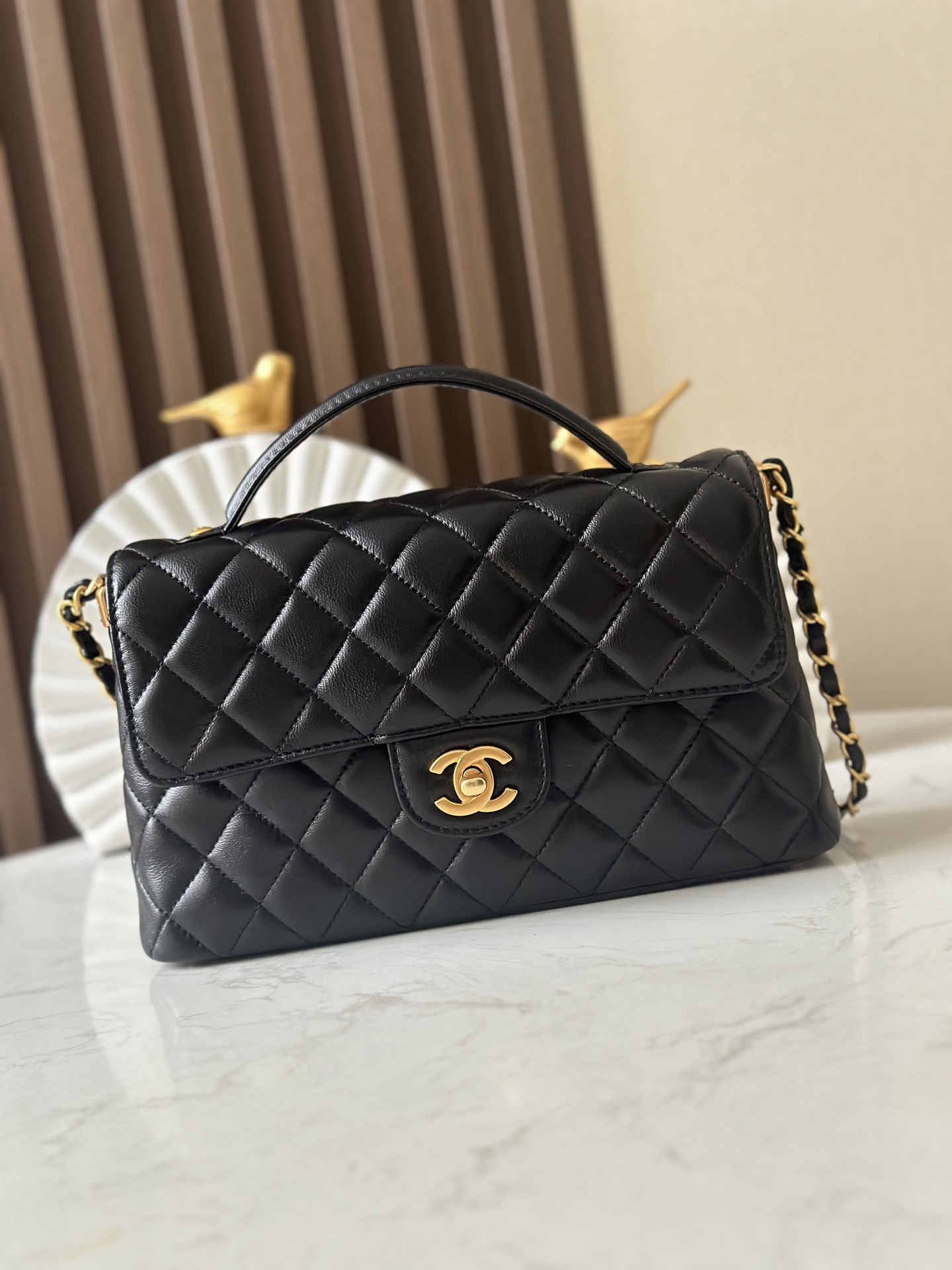Bolso Chanel 25P Negro y Dorado Estilo Kelly para Primavera/Verano