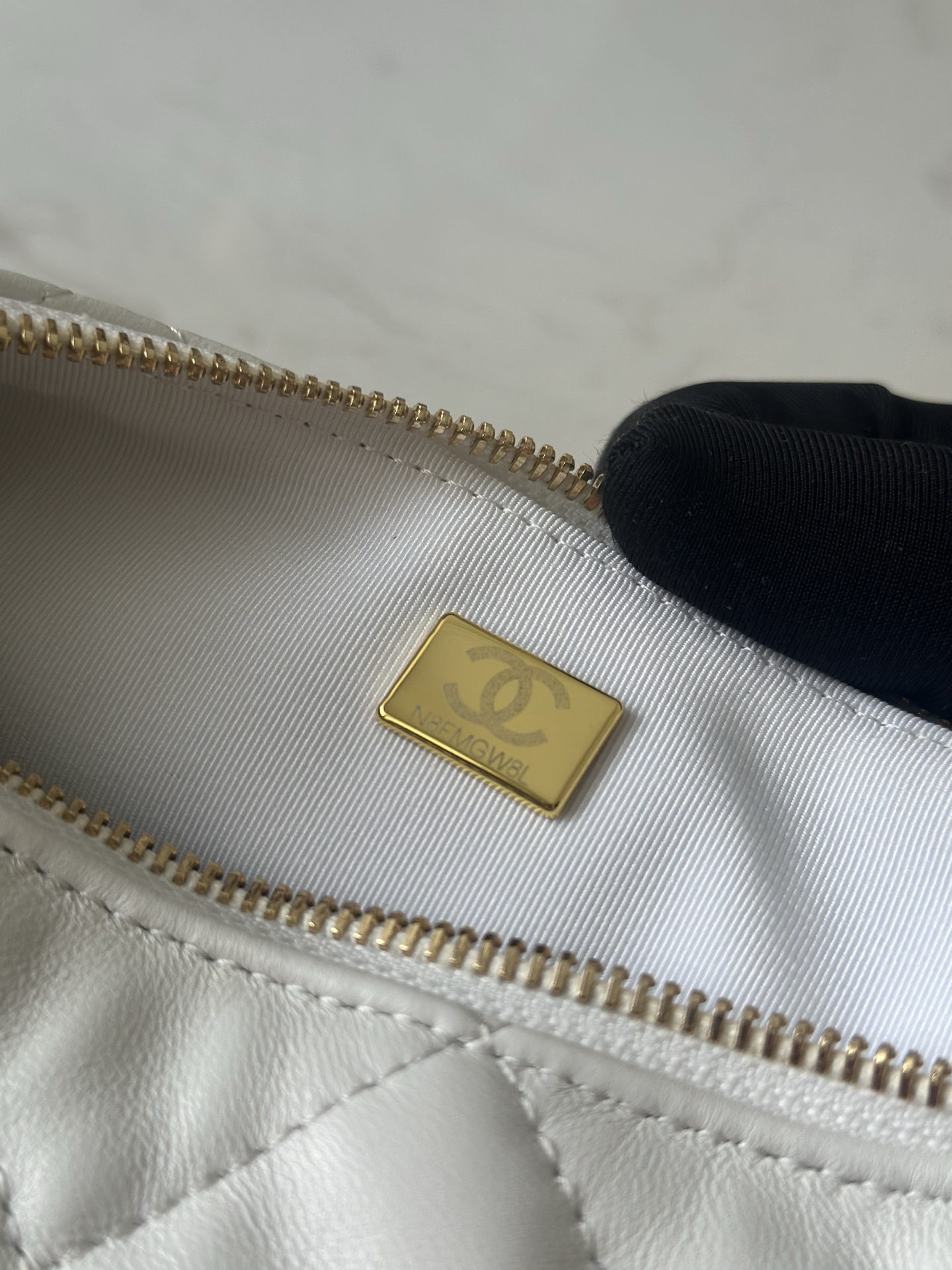 Chanel Style White Leather Hobo Bag style reference detail image 9 from source 776544