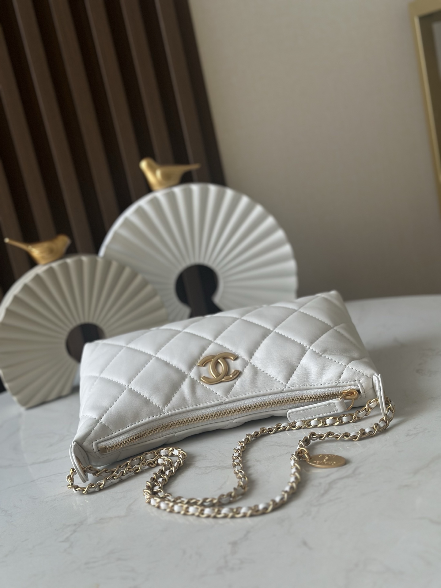 Chanel Style White Leather Hobo Bag style reference detail image 3 from source 776544
