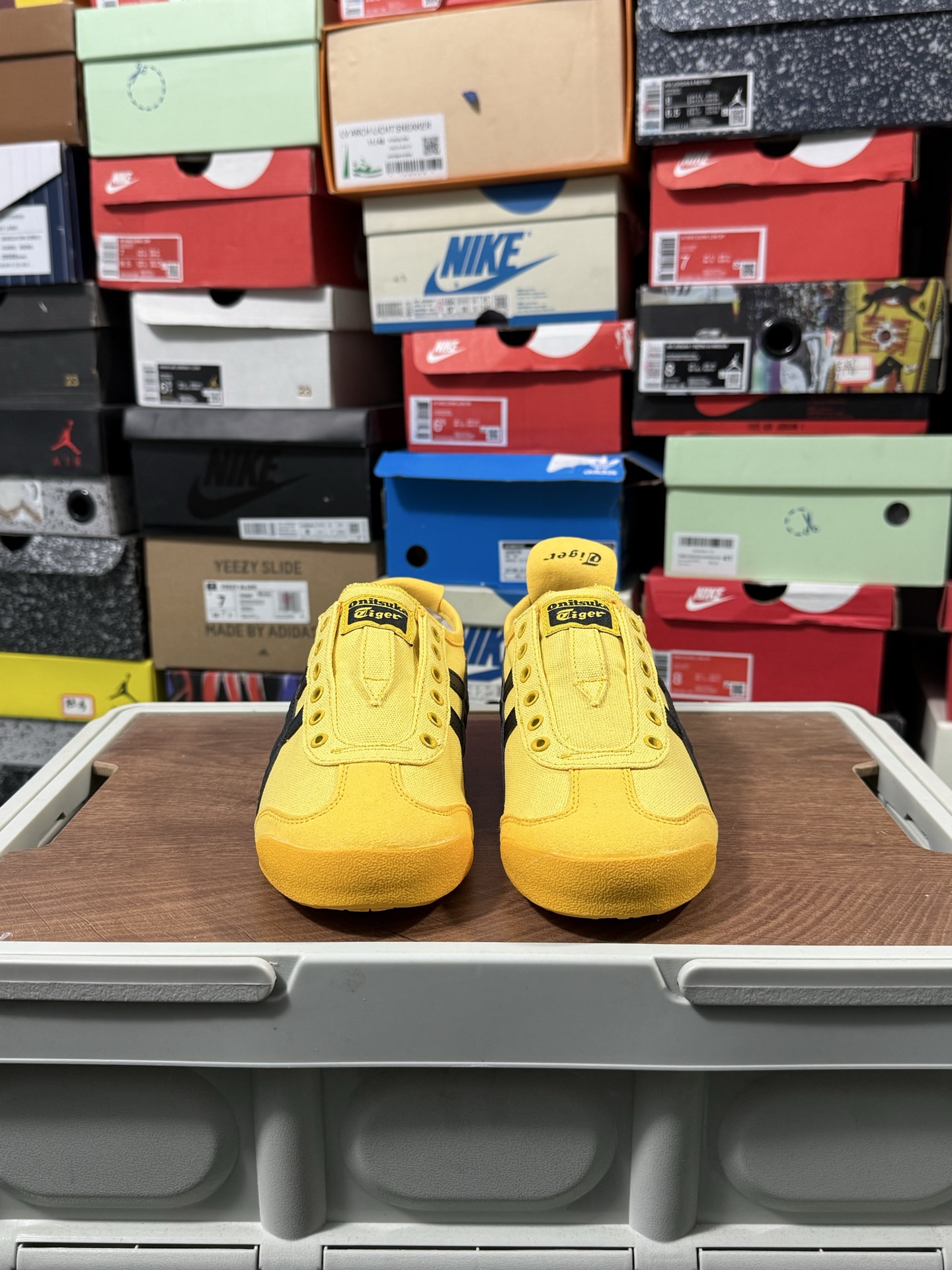 💰125 清仓特价头层皮🚑🚑
#C版头层福利 Onitsuka Tiger MEXICO 66 亚瑟士鬼冢虎复古经典板鞋 产品从款式颜色造型上体现出追求舒适和细节的完美 鞋类更是推崇手工制作的严谨与完美 融舒适性与可穿性的设计风格 注重细节的完美和别致魅力 既保持稳重 又不失轻松的时尚感 尺码:36 37 37.5 38 39 39.5 40 40.5 41.5 42 42.5 43.5 44 45
