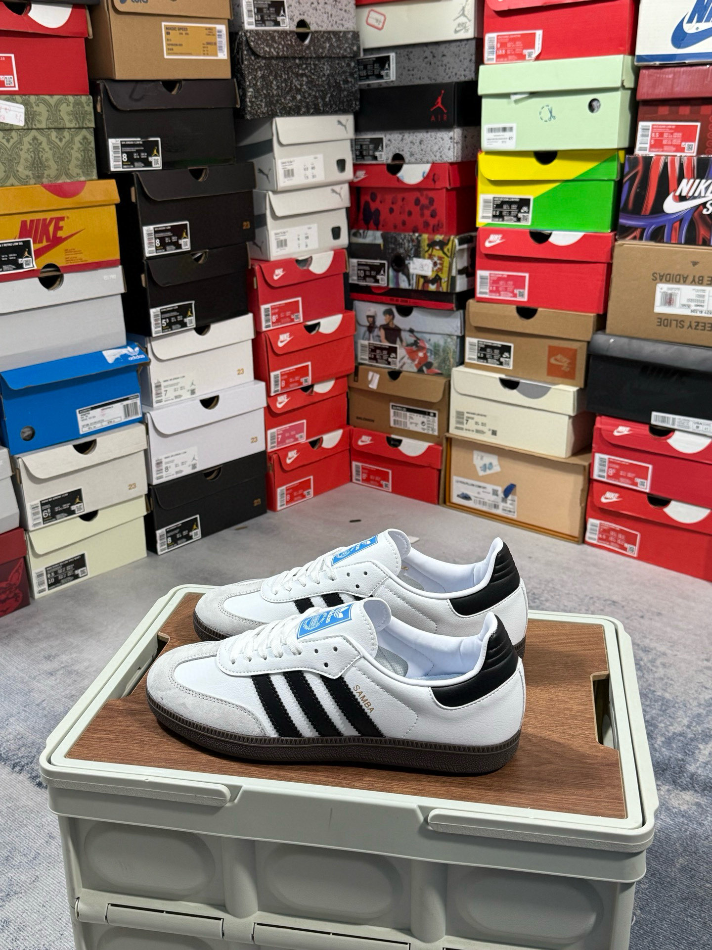 Adidas Originals Samba Vegan OG White Black Low-Top Sneakers IG1024 4 i1748329000984 9657 0 2