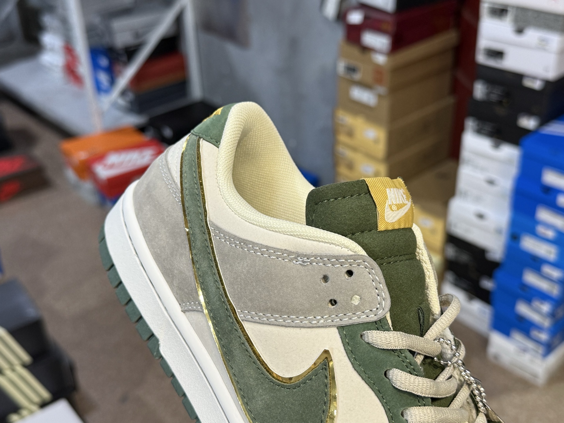 福利特价 集合图o🎈🎈🎈💰125 Nike SB Dunk Low “大友克洋”独家版型蒸餾加工帶來的是更好的视觉和脚感  清洁度 电绣工艺 皮料切割干净无任何毛边 细节完美官方货号：LF0039 005 尺码：36-47 半码 46 47少量

👉