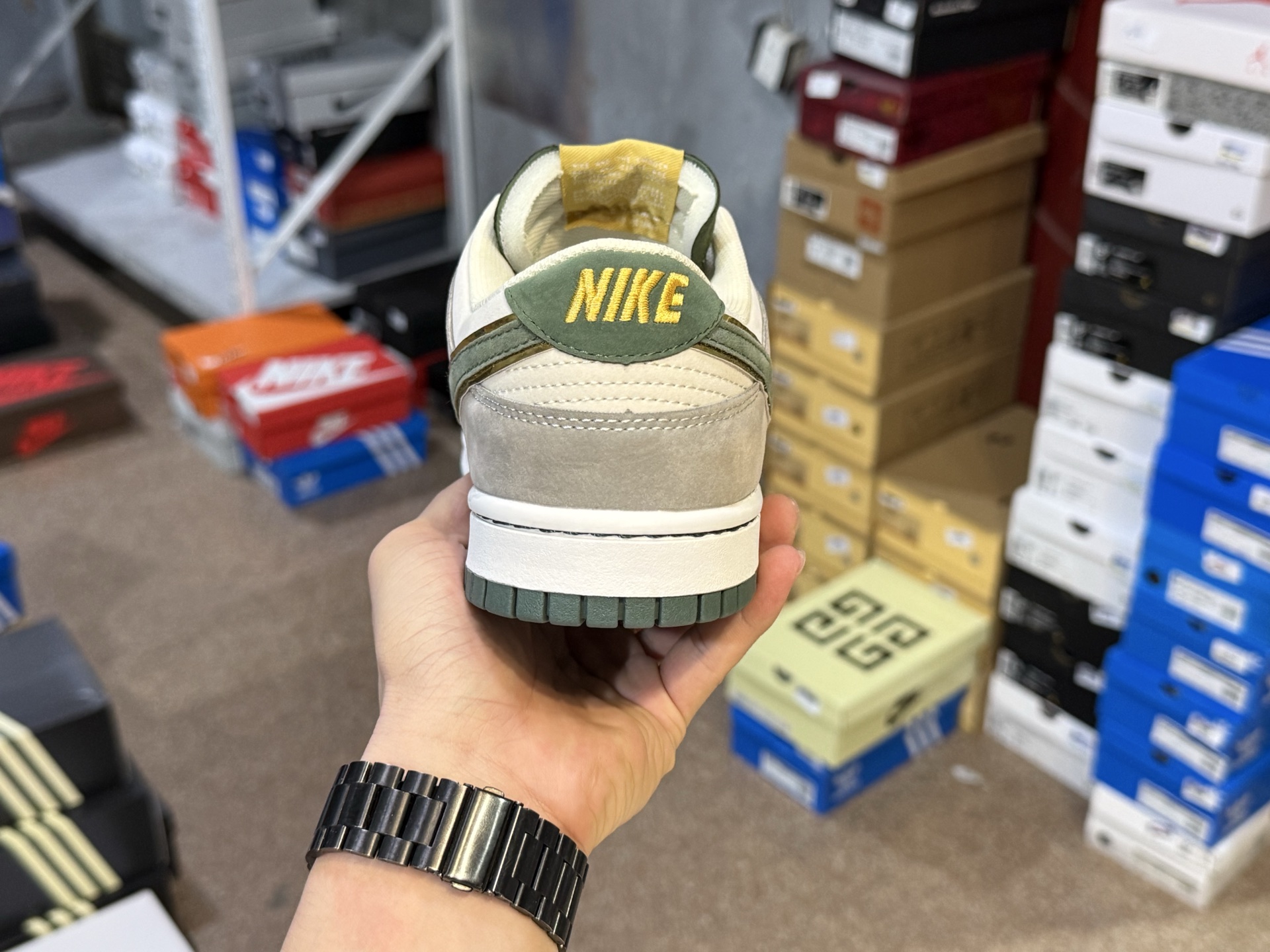 福利特价 集合图o🎈🎈🎈💰125 Nike SB Dunk Low “大友克洋”独家版型蒸餾加工帶來的是更好的视觉和脚感  清洁度 电绣工艺 皮料切割干净无任何毛边 细节完美官方货号：LF0039 005 尺码：36-47 半码 46 47少量

👉