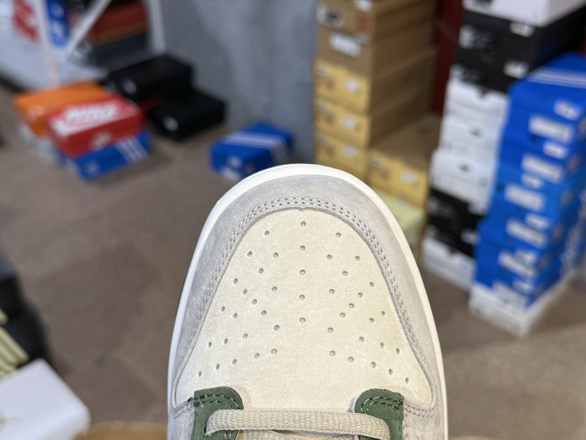 福利特价 集合图o🎈🎈🎈💰125 Nike SB Dunk Low “大友克洋”独家版型蒸餾加工帶來的是更好的视觉和脚感  清洁度 电绣工艺 皮料切割干净无任何毛边 细节完美官方货号：LF0039 005 尺码：36-47 半码 46 47少量

👉