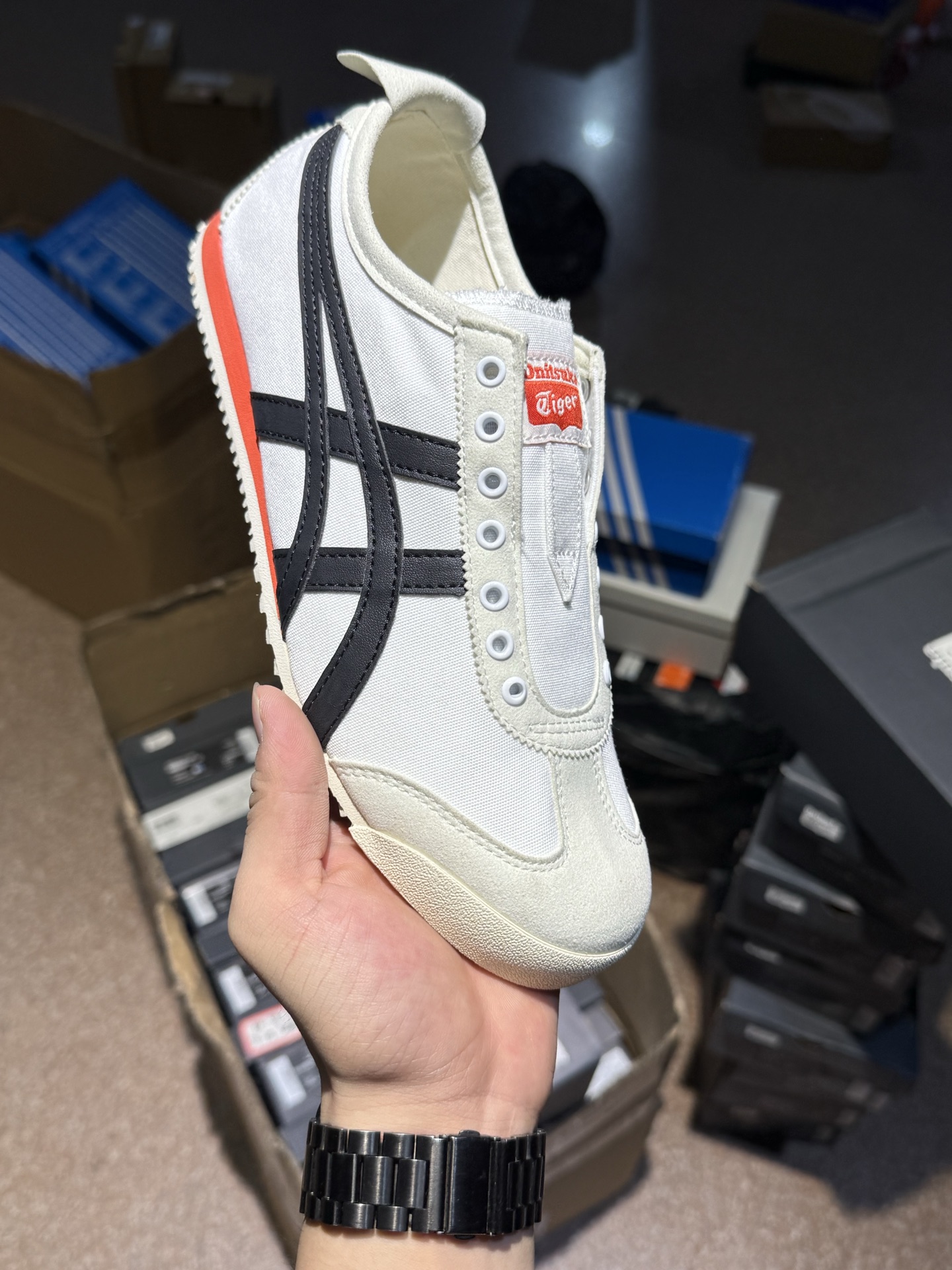 💰75
#Z版布面福利 Onitsuka Tiger MEXICO 66 亚瑟士鬼冢虎复古经典板鞋 产品从款式颜色造型上体现出追求舒适和细节的完美 鞋类更是推崇手工制作的严谨与完美 融舒适性与可穿性的设计风格 注重细节的完美和别致魅力 既保持稳重 又不失轻松的时尚感 尺码：36-45





👉

👉

👉

👉

👉

立即抢购👉