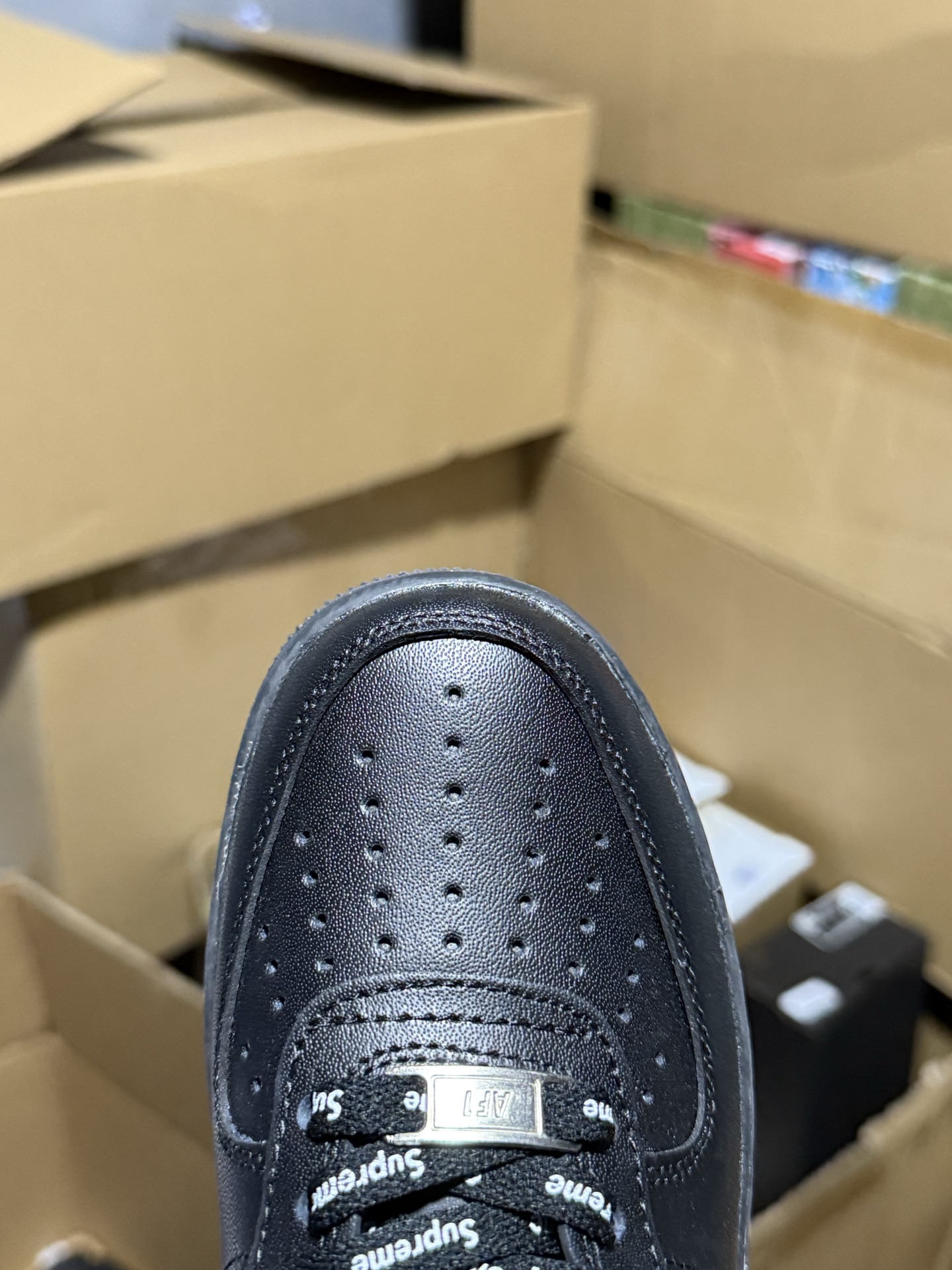 💰145  性价比产物👊🏻 
耐克 Nike Air Force 1 '07空军一号 中帮百搭休闲运动板鞋。柔软、弹性十足的缓震性能和出色的中底设计，横跨复古与现代的外型结合，造就出风靡全球三十多年的Force1   36-45没半码




立即抢购👉