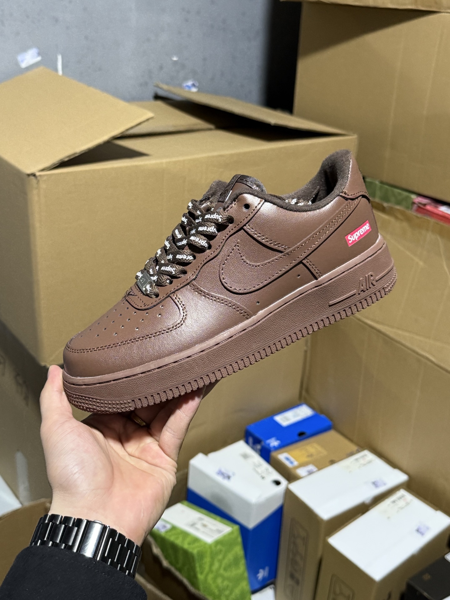 💰145  性价比产物👊🏻 
耐克 Nike Air Force 1 '07空军一号 中帮百搭休闲运动板鞋。柔软、弹性十足的缓震性能和出色的中底设计，横跨复古与现代的外型结合，造就出风靡全球三十多年的Force1   36-45没半码




立即抢购👉