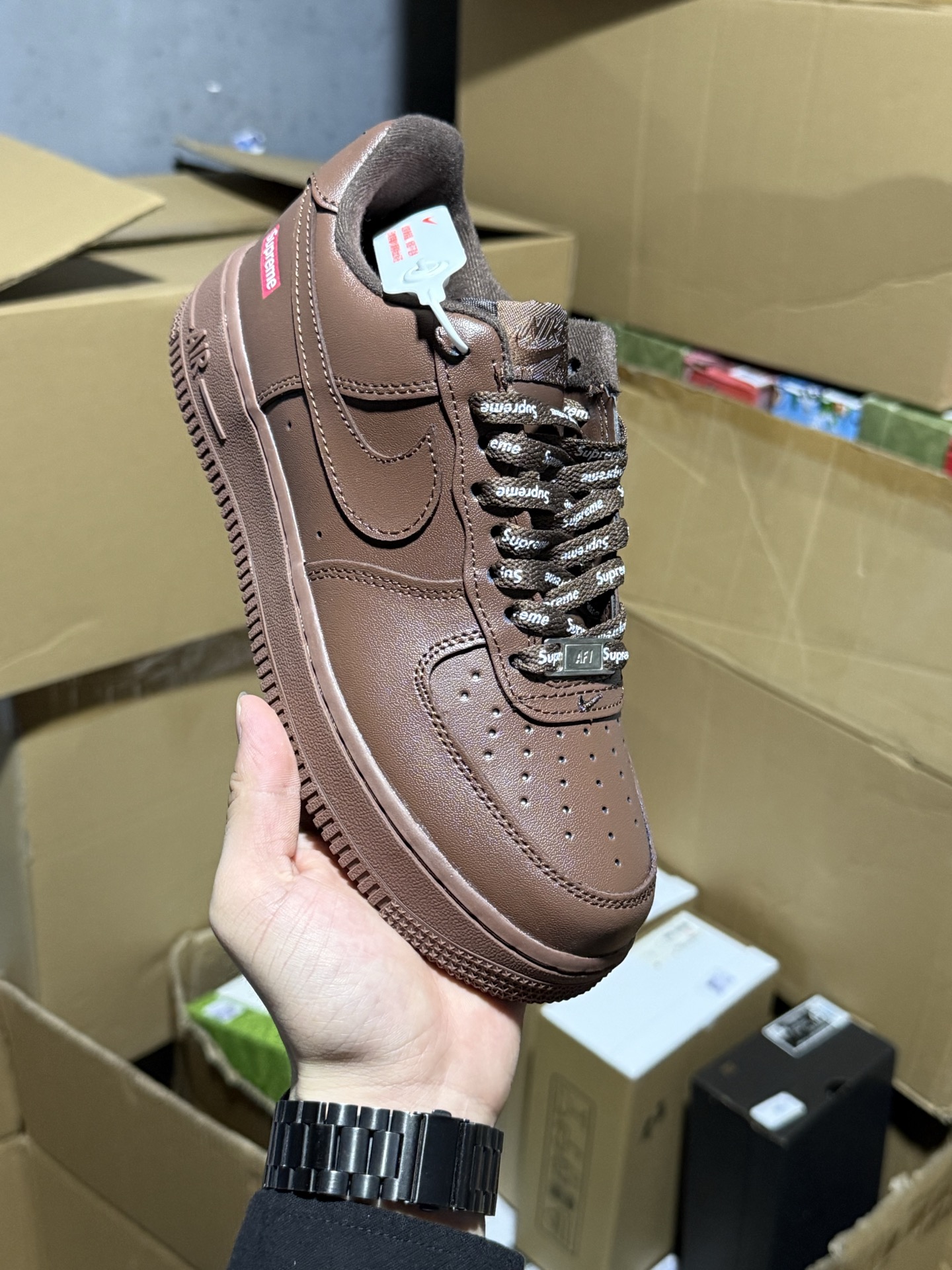 💰145  性价比产物👊🏻 
耐克 Nike Air Force 1 '07空军一号 中帮百搭休闲运动板鞋。柔软、弹性十足的缓震性能和出色的中底设计，横跨复古与现代的外型结合，造就出风靡全球三十多年的Force1   36-45没半码




立即抢购👉