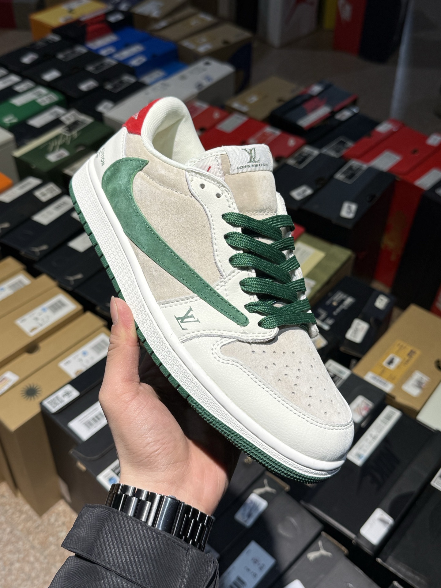 ️K Air Jordan 1 *纪梵希联名,设计师DIY高端定制 高级米灰蓝时尚配色 采用柔软皮革面料带来超高舒适度体验的同时兼备百搭效果定制鞋盒 大厂纯原品质出货 超高清洁度 皮料切割干净无任何毛边 细节完美.货号:QY0568-957 立即抢购👉 立即抢购👉 立即抢购👉