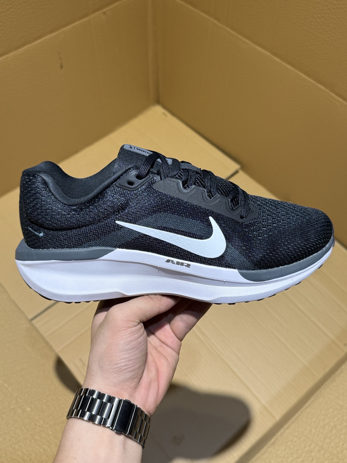 福利特价 按库存报 #纯原 Nike Winflo 11 耐克温弗洛11代系列 低帮轻盈透气减震休闲运动跑步鞋 原鞋开版 原楦原档案数据开发 独家底模 区分市面公底 同步原厂鞋面材质 内置气垫 加持脚感 码数按库存报 立即抢购👉