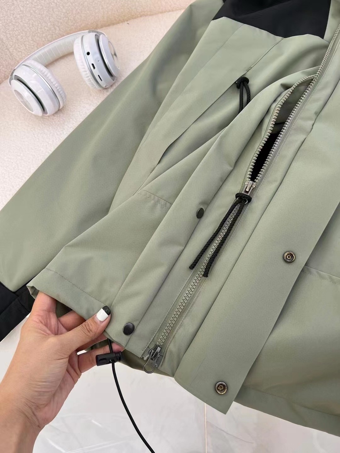 North Face Mountain Jacket 1990: Upgraded Ski Suit with Quality Features - 图片 8