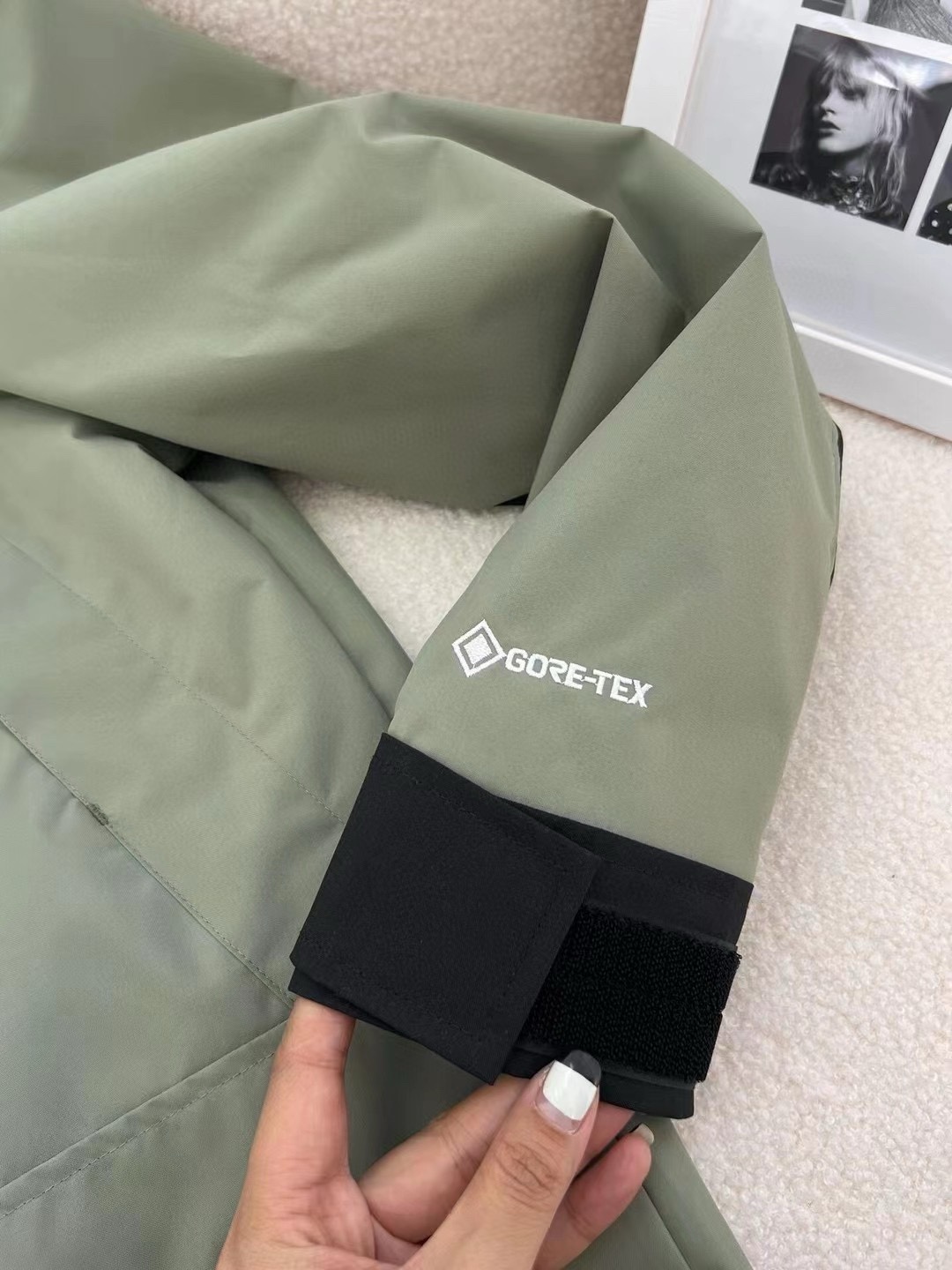 North Face Mountain Jacket 1990: Upgraded Ski Suit with Quality Features - 图片 6