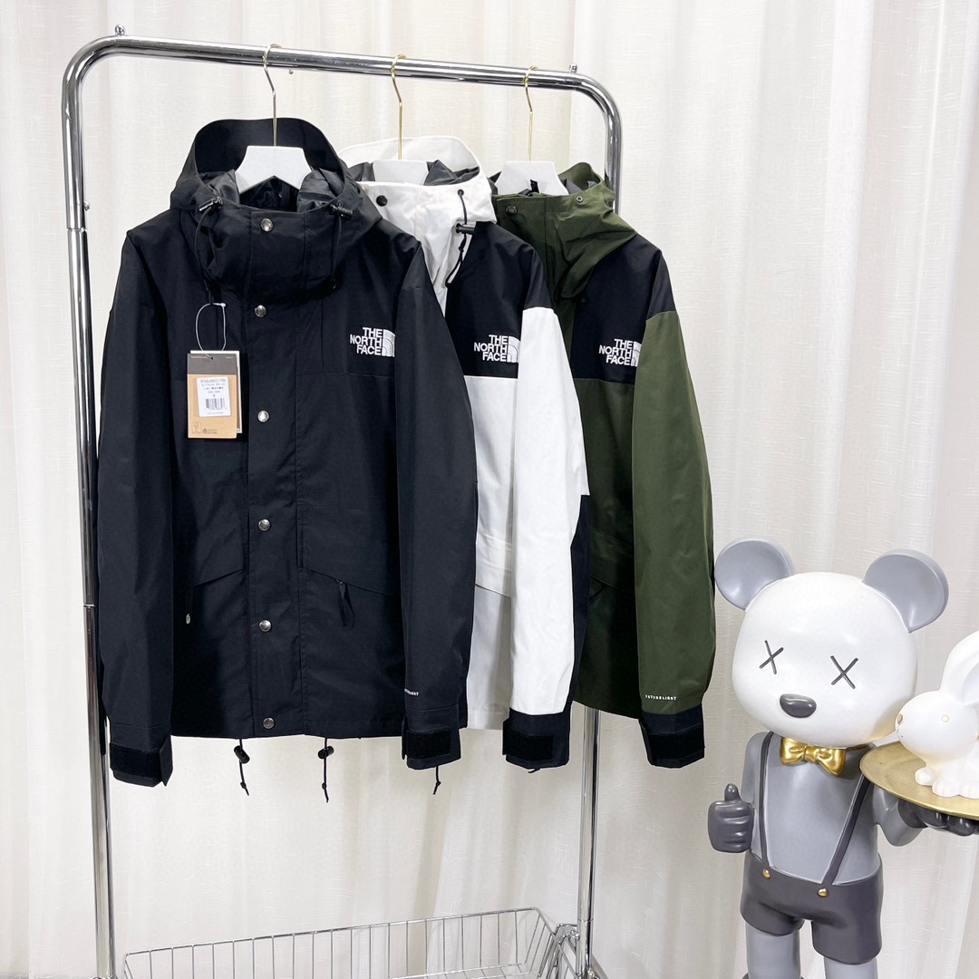 1986 North Face Mountain Jacket: Upgraded Ski Suit with Classic Style