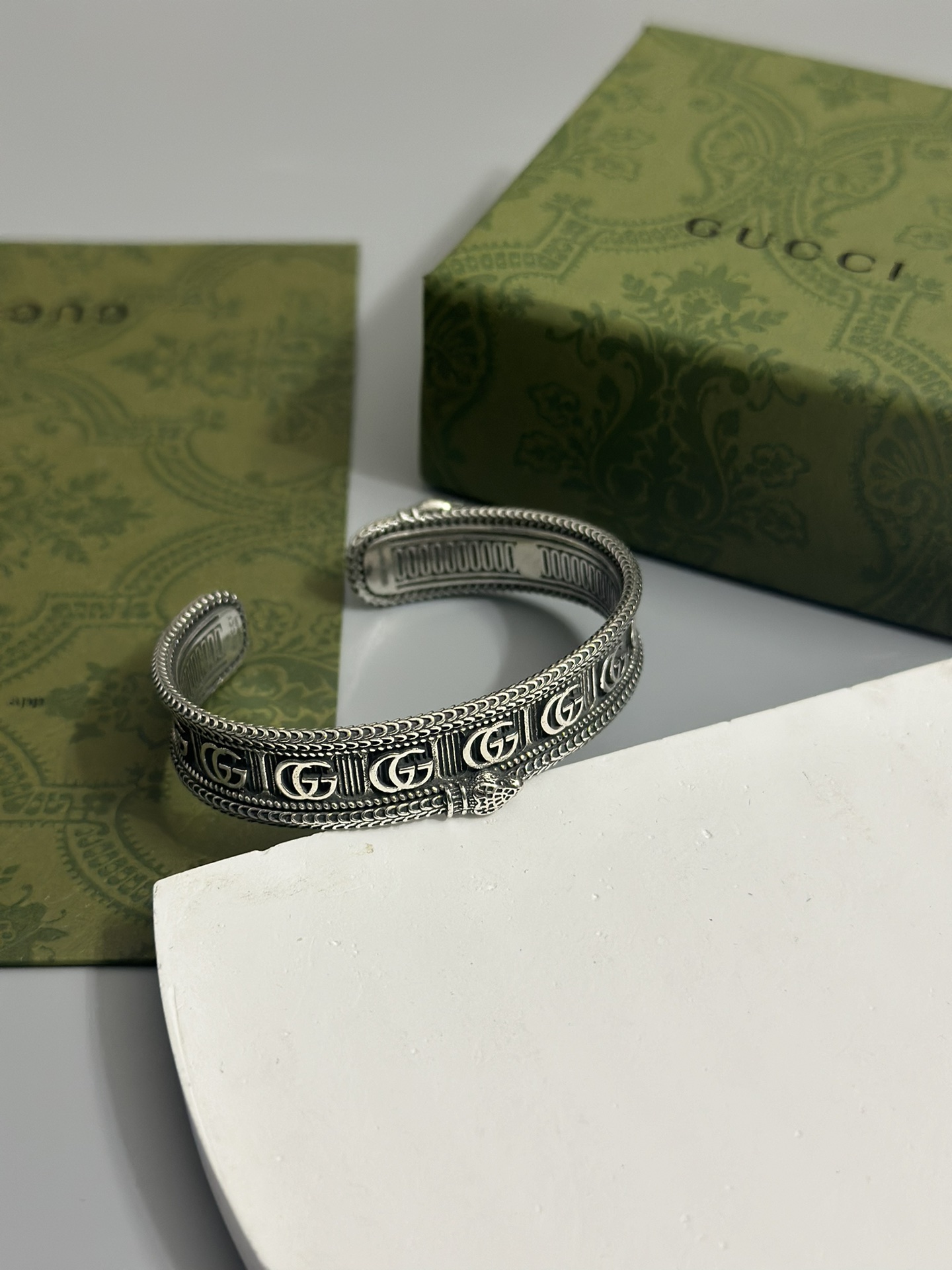 NO:107960,Counter hot products, direct sales from manufacturers, counter-to-version Guuc* bracelets, jewelry boutique19860909专柜爆款 厂家直销 专柜对版 Guuc*手环,饰品精品,Jewelry