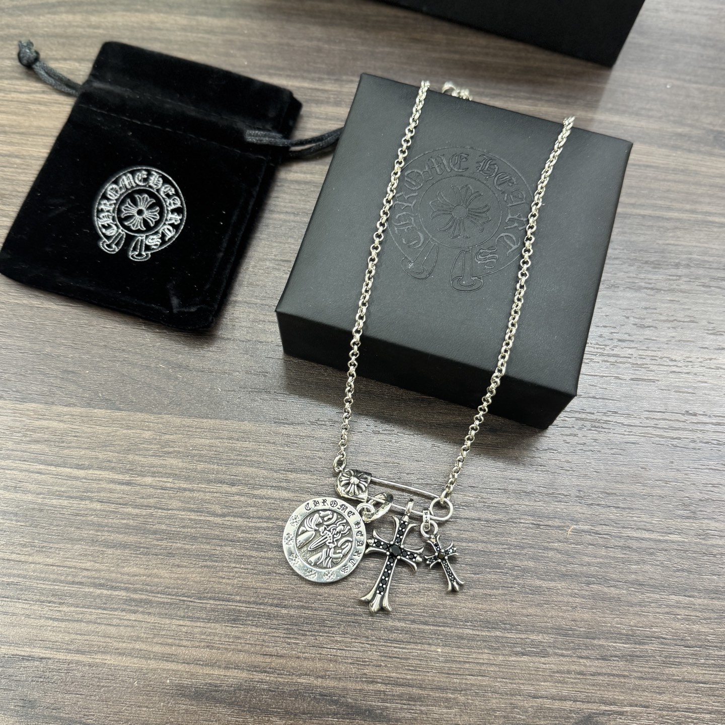 NO:664038,So handsome, the latest Chrome Hearts. No explosions, no hair. Factory direct sales. Original one-to-one replica. Chrome Hearts Necklace, fine jewelry, chrome hearts, necklace.19860909太帅爆了最新款克罗心 不爆不发 厂家直销 原版一比一复刻 克罗心项链,饰品精品,chrome hearts,necklace,Jewelry
