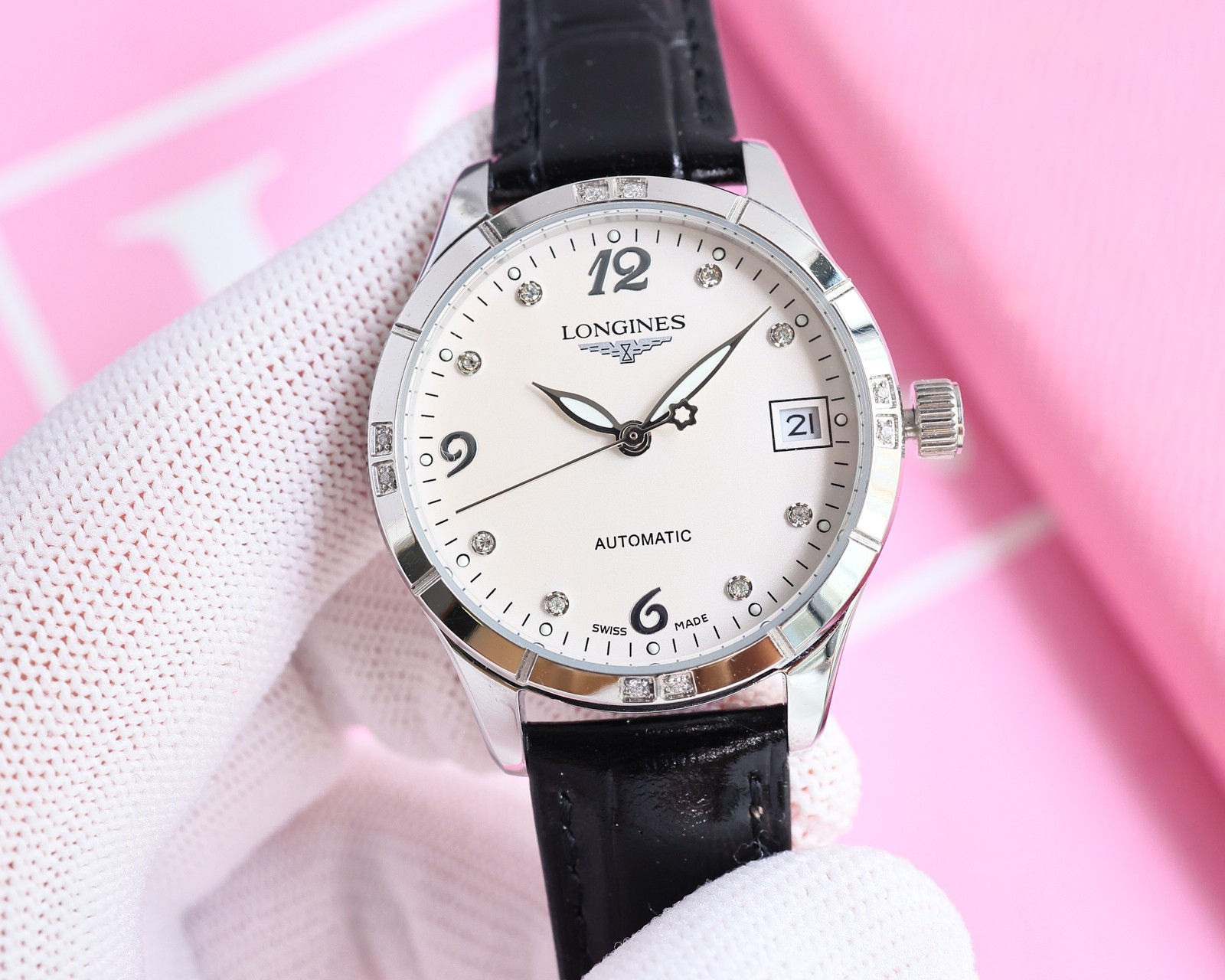 Luxury Women’s Wristwatch: Elegant Design, High-End Materials, Italian Leather Strap