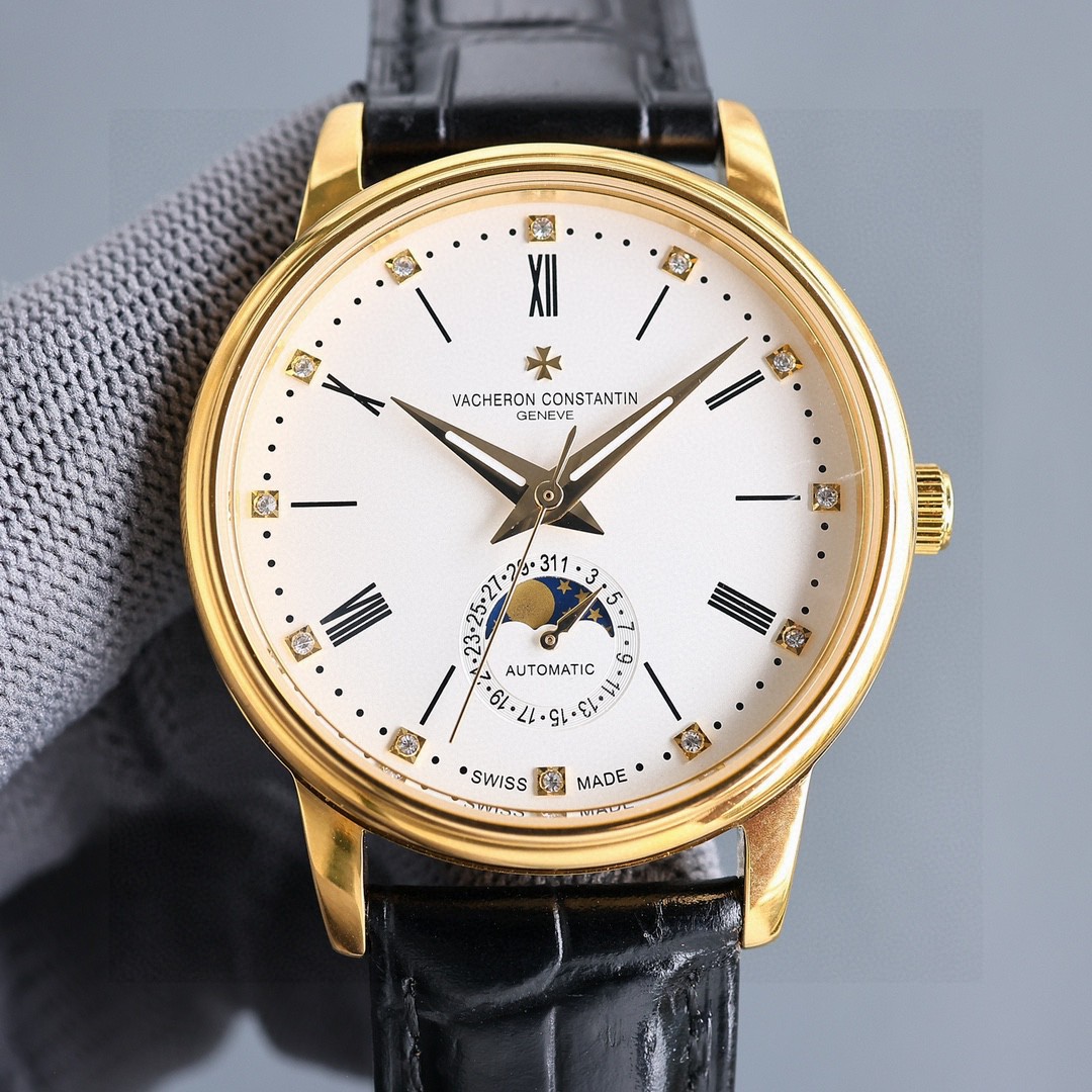 NO:147305,White gold Taiwanese masterpiece, the highest version of the market, the latest recommended model of Vacheron Constantin historical masterpiece, Vacheron Constantin. Moon phase series. Men's watch is simple and atmospheric [Victory] equipped with precise Swiss ETA2824-2 movement (6-character real calendar and 24-hour sun, moon and star function) 40mm diameter, 316 stainless steel case, wear-resistant and scratch-resistant sapphire glass, original quality pin buckle, super waterproof function, paired with Italian cowhide to make the wrist fit and comfortable!  The Vacheron Constantin series produced by TW factory integrates the most unique DNA of Vacheron Constantin and is a symbol of Vacheron Constantin's ultimate elegance, fully reflecting the purest tradition of the high-end watchmaking industry!  Suitable for all kinds of business occasions, simple, refined and elegant!  ,vacheron,cowhide19860909白 金 台湾厂力作,市场最高版本江诗丹顿历史名作最新推荐款,江诗丹顿.月相系列.男士腕表简单不失大气[胜利]搭载精准瑞士ETA2824-2机芯（6字位真日历与24小时日月星辰功能）40mm表径,316精钢表壳,耐磨抗刮蓝宝石玻璃,原装品质针扣,具备超强防水功能,搭配意大利牛皮让手腕更贴合舒适！TW工厂出品的江诗.丹顿传袭系列融汇了江诗.丹顿最独特的DNA,是江诗丹顿极致优雅的象征,充分体现了高级制表业最纯粹的传统！适合各种商务场合,简敛精致不失优雅！,,vacheron,cowhide,Watch