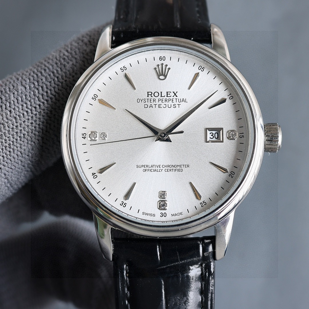 NO:552733,The white gold Rolex [ROLEX] men's watch adopts a unique dial design and is paired with a more high-end and luxurious Rolex. When you first meet Rolex, you must dream of owning it one day. Wearing a Rolex will make you prosperous and prosperous. You deserve it. Reviews are welcome!  !  The movement is equipped with a brand new imported Citizen (zero repair), size 40, mirror sapphire glass never scratched, material 316L stainless steel case, power reserve 48 hours, waterproof depth 100 meters, Italian calf leather belt, original pin buckle!  ,,rolex,cowhide19860909白 金 劳力士【ROLEX】男士腕表 采用独特的表盘设计 搭配而来的是更高档奢华的劳力士, 初识劳力士必憧憬有朝一日能拥有它,戴上劳力士必顺风顺水必发达,你值得拥有,欢迎评鉴！！ 机芯搭配全新进口西铁城（零返修） 尺寸40 镜面蓝宝石玻璃永不刮花 材质316L精钢表壳 动力储存48小时 防水深度100米 意大利小牛皮带,原装针扣！,,rolex,cowhide,Watch