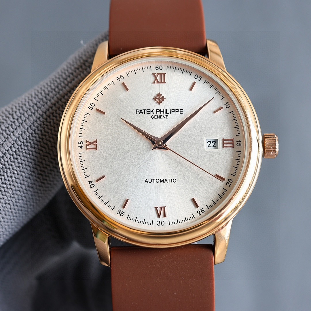 NO:552716,The new work of 800 white gold 750 craftsmen launches the latest style of Patek Philippe PATEK PHILIPPE high version high-end automatic watch! Men's watch is simple yet elegant. It has a diameter of 40mm and a 316 stainless steel case. It is equipped with the original brand new imported 8215 fully automatic mechanical movement (zero repair), wear-resistant and scratch-resistant sapphire glass, imported Italian rubber strap, original quality pin buckle, and super waterproof function. Retro style, long-lasting charm, high-end luxury, a must-have for gentlemen! ,,patek philippe19860909白750金800匠新之作推出最新款式百达翡丽PATEK PHILIPPE高版本高级自动腕表！男士腕表简单不失大气 40mm表径,316精钢表壳,搭载原装全新进口8215全自动机械機芯（零返修）,耐磨抗刮蓝宝石玻璃,进口意大利橡胶带,原装品质针扣,具备超强防水功能 复古风格,恒久魅力,高档奢华,绅士必备！,,patek philippe,Watch