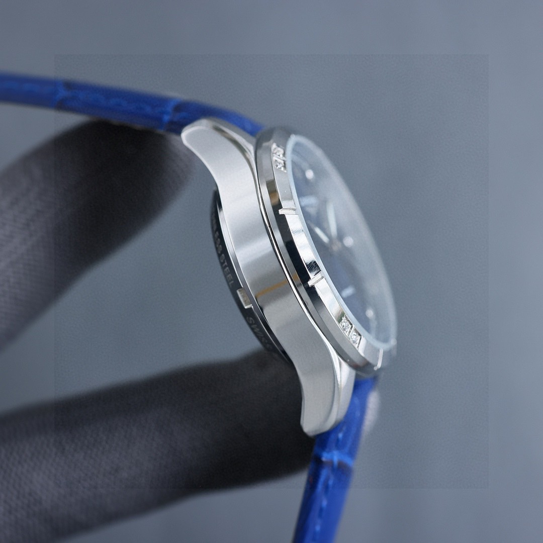 Luxury Women’s Wristwatch Review: White Zen 1840 vs. Gold P 1955 - 图片 6