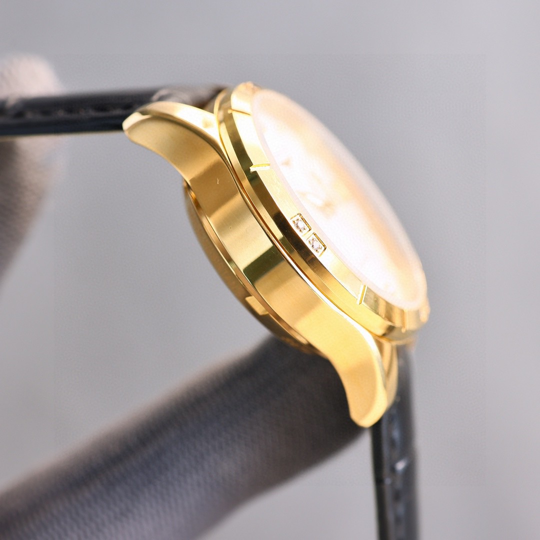 “White Zip Women’s Wristwatch: 1840-1955, Red Book, Sapphire Crystal, Italian Cow Skin, 100m Waterproof” - 图片 7