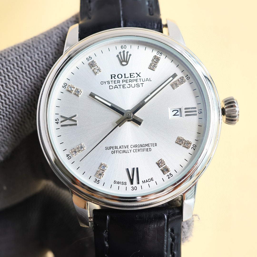 NO:552809,White shell, gold shell, the latest popular model, Rolex [ROLEX] men's watch, with a unique dial design, paired with a more high-end and luxurious Rolex. When you first meet Rolex, you must dream of owning it one day. Wearing a Rolex will make you prosperous and prosperous. You deserve it. Reviews are welcome!  !  The movement is equipped with a brand new imported Citizen (zero repair), size 40, mirror sapphire glass never scratched, material 316L stainless steel case, power reserve 48 hours, waterproof depth 100 meters, Italian calf leather belt, original pin buckle!  ,,rolex,cowhide19860909白壳 金壳 最新爆款主推 劳力士【ROLEX】男士腕表 采用独特的表盘设计 搭配而来的是更高档奢华的劳力士, 初识劳力士必憧憬有朝一日能拥有它,戴上劳力士必顺风顺水必发达,你值得拥有,欢迎评鉴！！ 机芯搭配全新进口西铁城（零返修） 尺寸40 镜面蓝宝石玻璃永不刮花 材质316L精钢表壳 动力储存48小时 防水深度100米 意大利小牛皮带,原装针扣！,,rolex,cowhide,Watch