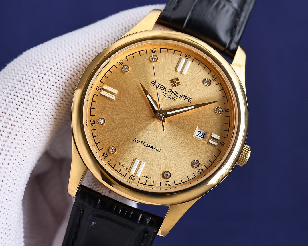 NO:726557,[Platinum][Rose][Rose] The new work of the craftsman in 2026 launches the latest style of Patek Philippe PATEK PHILIPPE high version high-end automatic watch! The dial and hands are designed with luminous light! Men's watch is simple yet elegant. 40mm diameter, 316 stainless steel case, equipped with original brand new imported fully automatic mechanical movement (zero repair), wear-resistant and scratch-resistant sapphire glass, imported Italian calfskin, original quality pin buckle, with super waterproof function. Retro style, long-lasting charm, high-end luxury, a must-have for gentlemen. Big factory quality! Welcome to reprint! ,,patek philippe,cowhide19860909[白金][玫瑰][玫瑰]匠新之作2026推出最新款式百达翡丽PATEK PHILIPPE高版本高级自动腕表！表盘,针,采用夜光设计！男士腕表简单不失大气 40mm表径,316精钢表壳,搭载原装全新进口全自动机械機芯（零返修）,耐磨抗刮蓝宝石玻璃,进口意大利小牛皮,原装品质针扣,具备超强防水功能 复古风格,恒久魅力,高档奢华,绅士必备.大厂品质！欢迎转载！,,patek philippe,cowhide,Watch