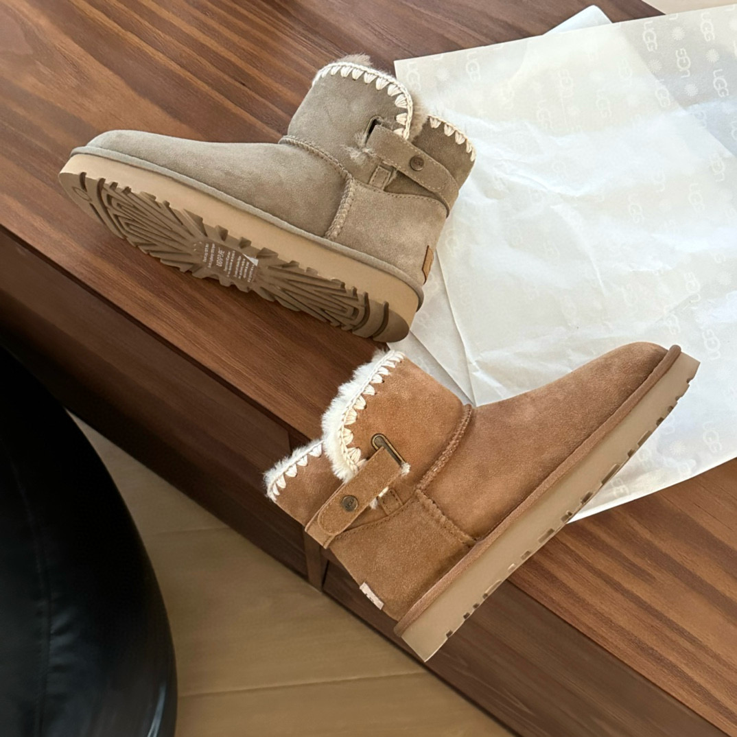 #ugg 新款毛线编织 侧皮条扣
A级羊皮毛一体 +重工民族风手工衍边
简单百搭…旁边的侧皮条可拉开
🛒