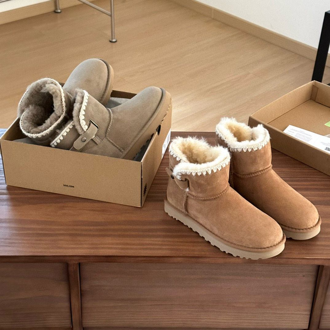 #ugg 新款毛线编织 侧皮条扣
A级羊皮毛一体 +重工民族风手工衍边
简单百搭…旁边的侧皮条可拉开
🛒