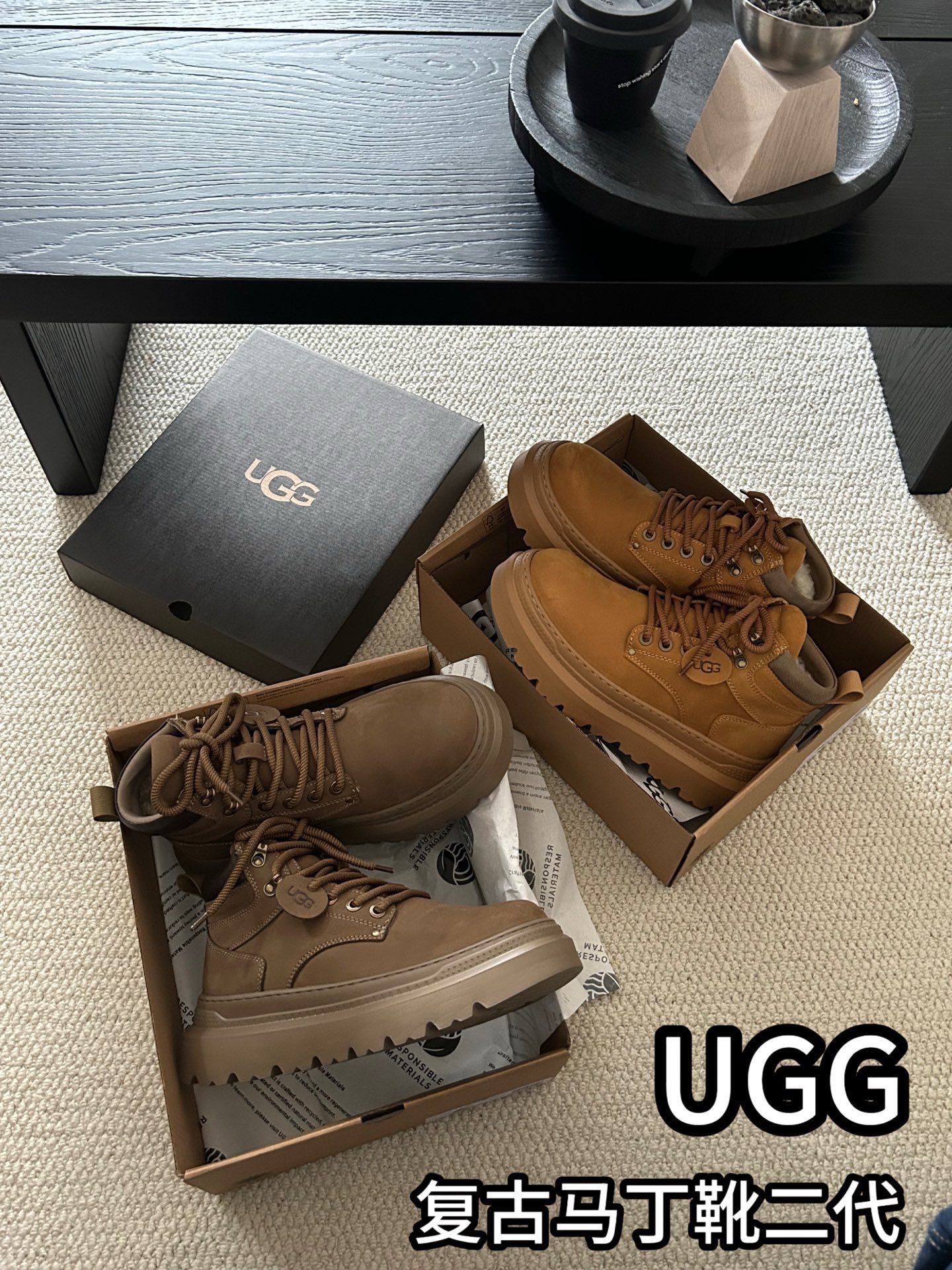 🔥UGG复古二代马丁靴，牛皮羊毛，很帅气 的一款马丁靴，男士中必须买的。搭配完美😍 两色：栗色。巧色。码