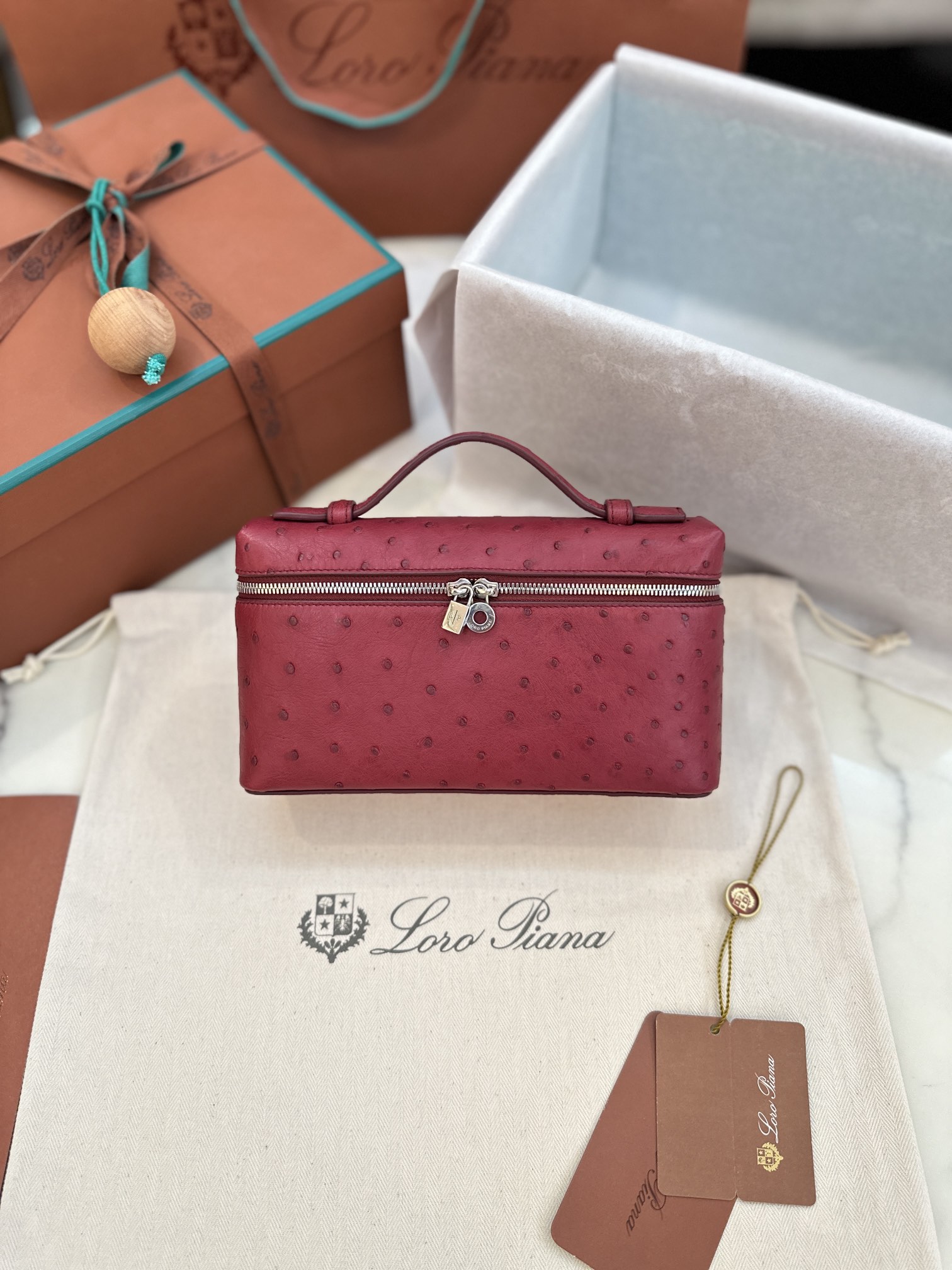 Shop the Best High Quality
 Loro Piana Crossbody & Shoulder Bags Burgundy Red All Steel Ostrich Leather