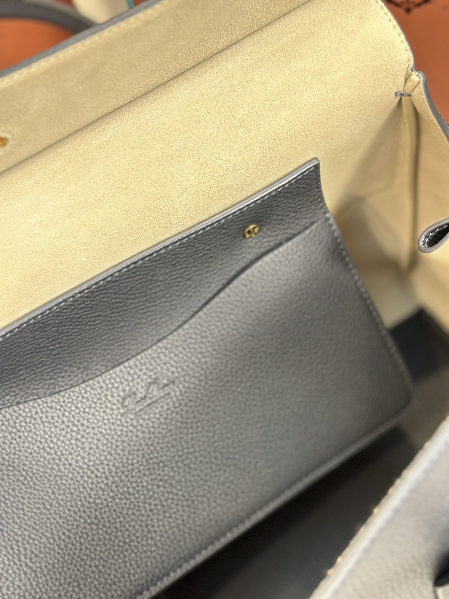 Loom L32 Handbag: Stylish Design with Multiple Wear Options, Cozy and Graceful. - 图片 8