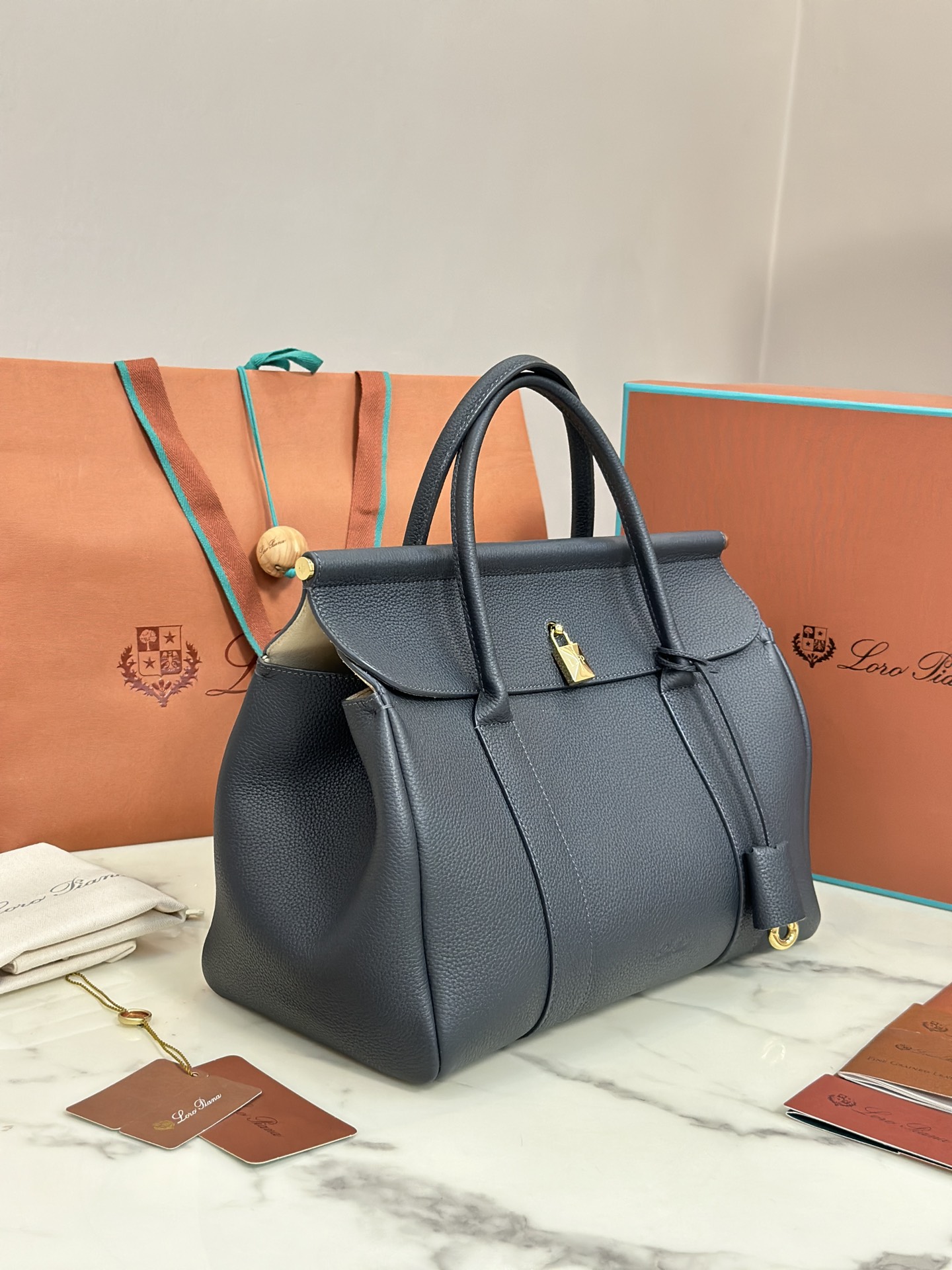 Loom L32 Handbag: Stylish Design with Multiple Wear Options, Cozy and Graceful. - 图片 9