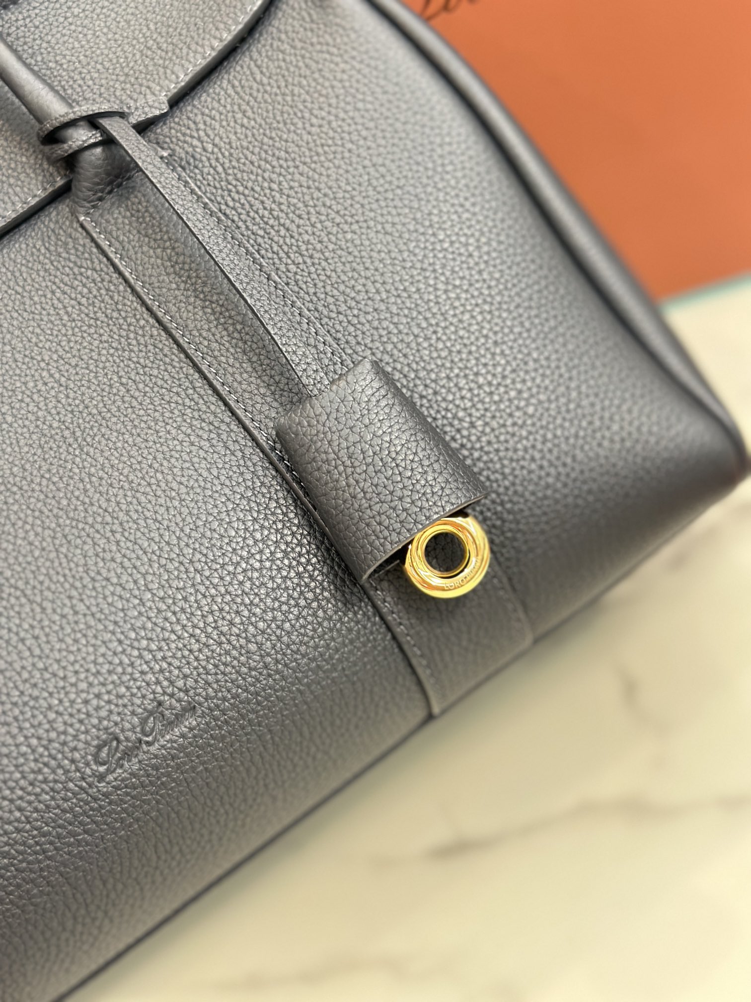Loom L32 Handbag: Stylish Design with Multiple Wear Options, Cozy and Graceful. - 图片 3