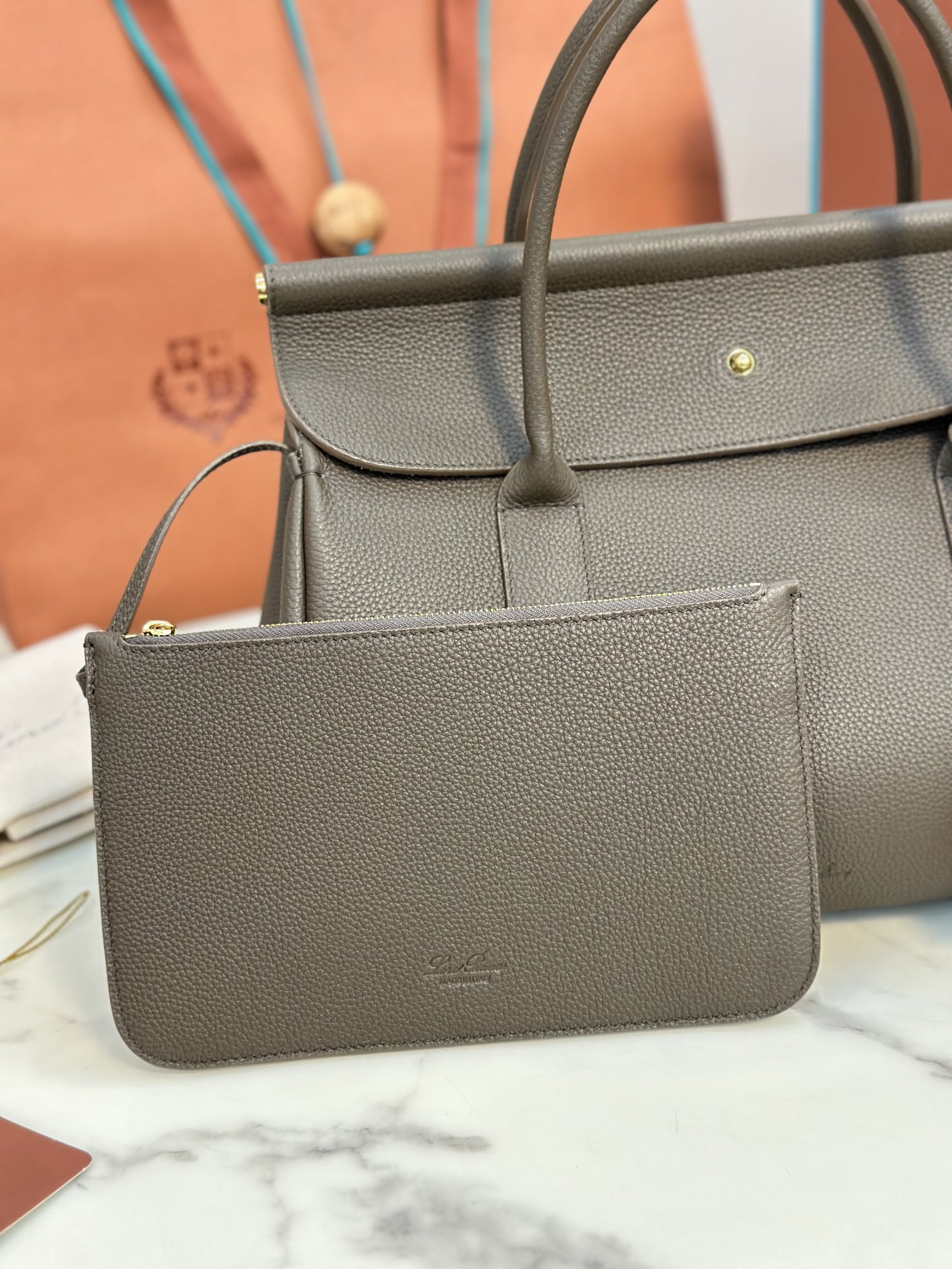 Loom L32 Handbag: Stylish, Cozy, and Versatile Design with Steel Hardware - 图片 8