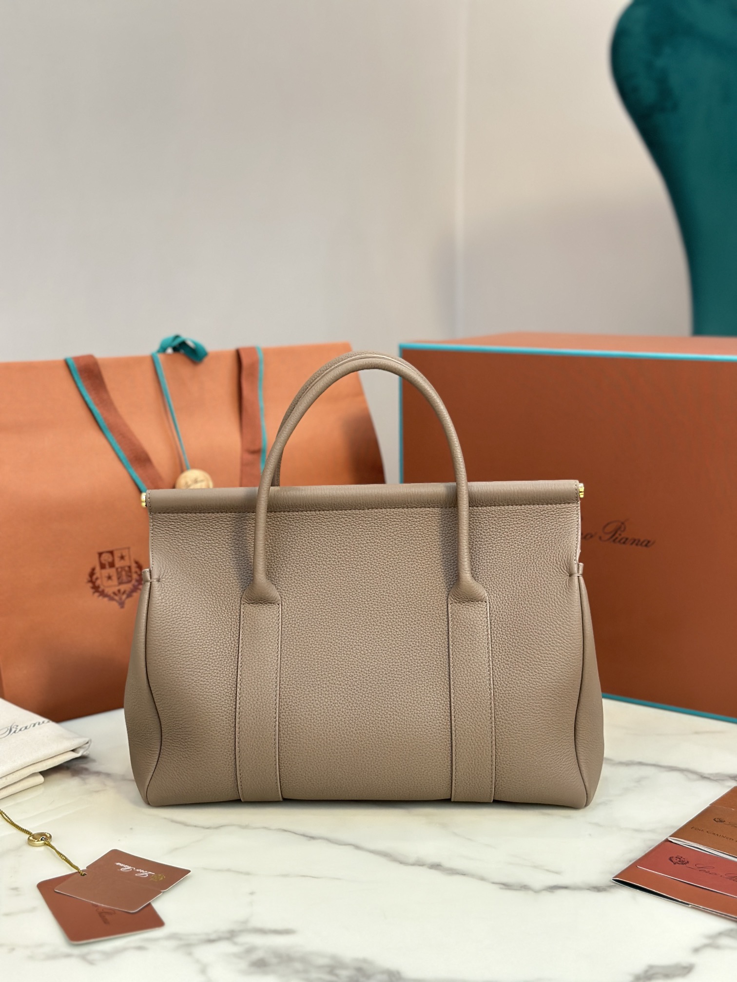 Loom L32 Handbag: Stylish, Versatile, and Functional with Steel Hardware - 图片 4