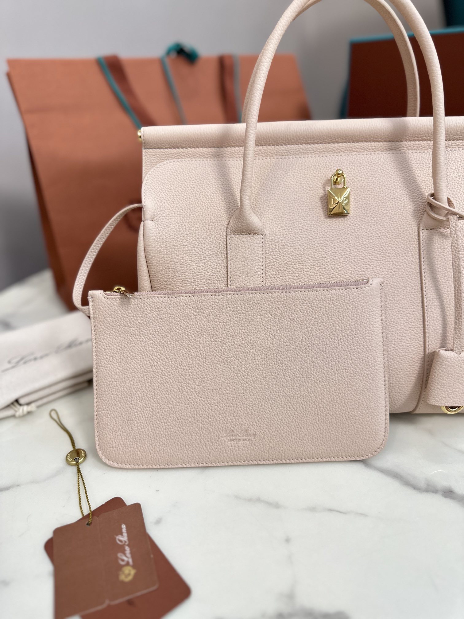 Loom L32 Handbag: Cozy, Stylish, and Versatile with Steel Hardware - 图片 8