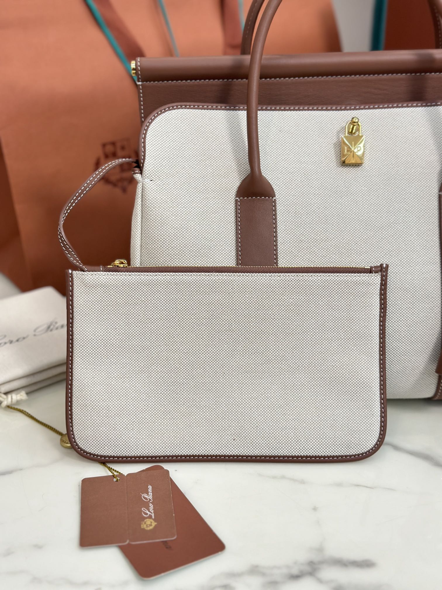 Loom L32 Handbag: Versatile Design, Cozy Feel, Perfect Details, Steel Hardware. - 图片 8